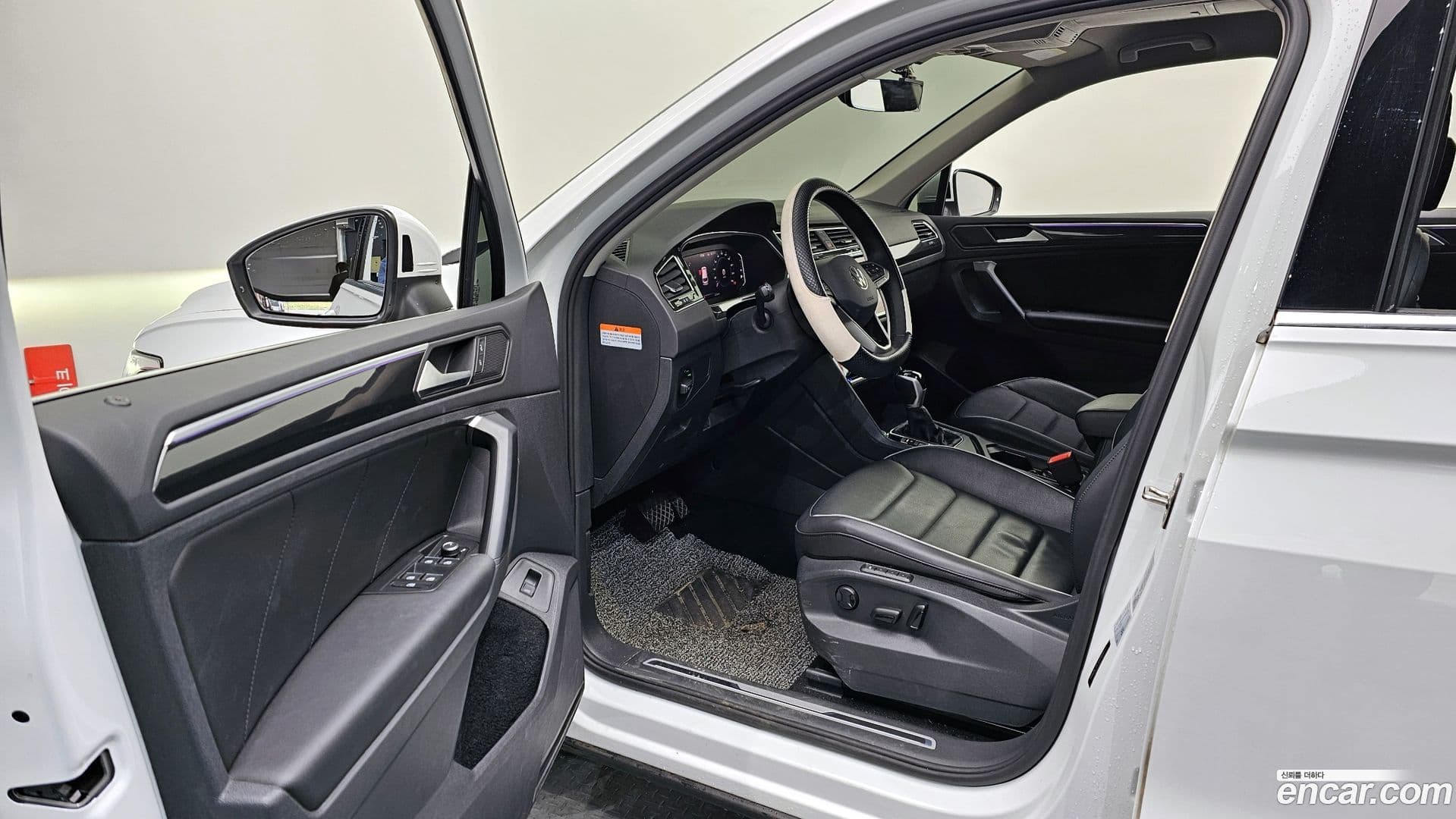 Main__Slider__Photo:Tiguan Volkswagen 2024.5-9