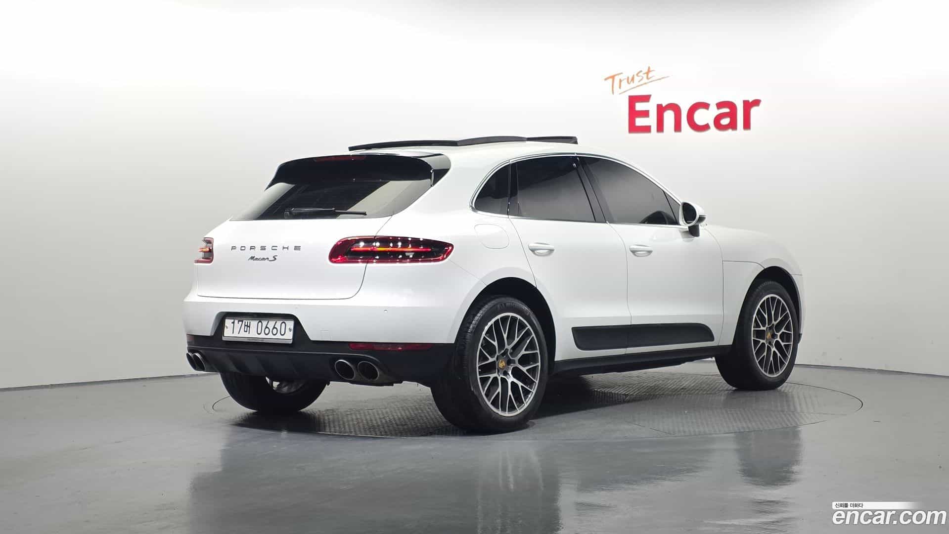 Macan Porsche 2015.2-OUTER-002