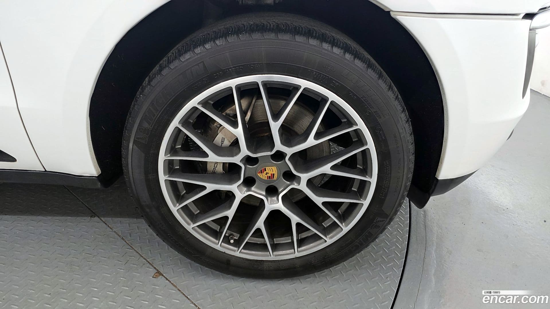 Main__Slider__Photo:Macan Porsche 2015.2-4