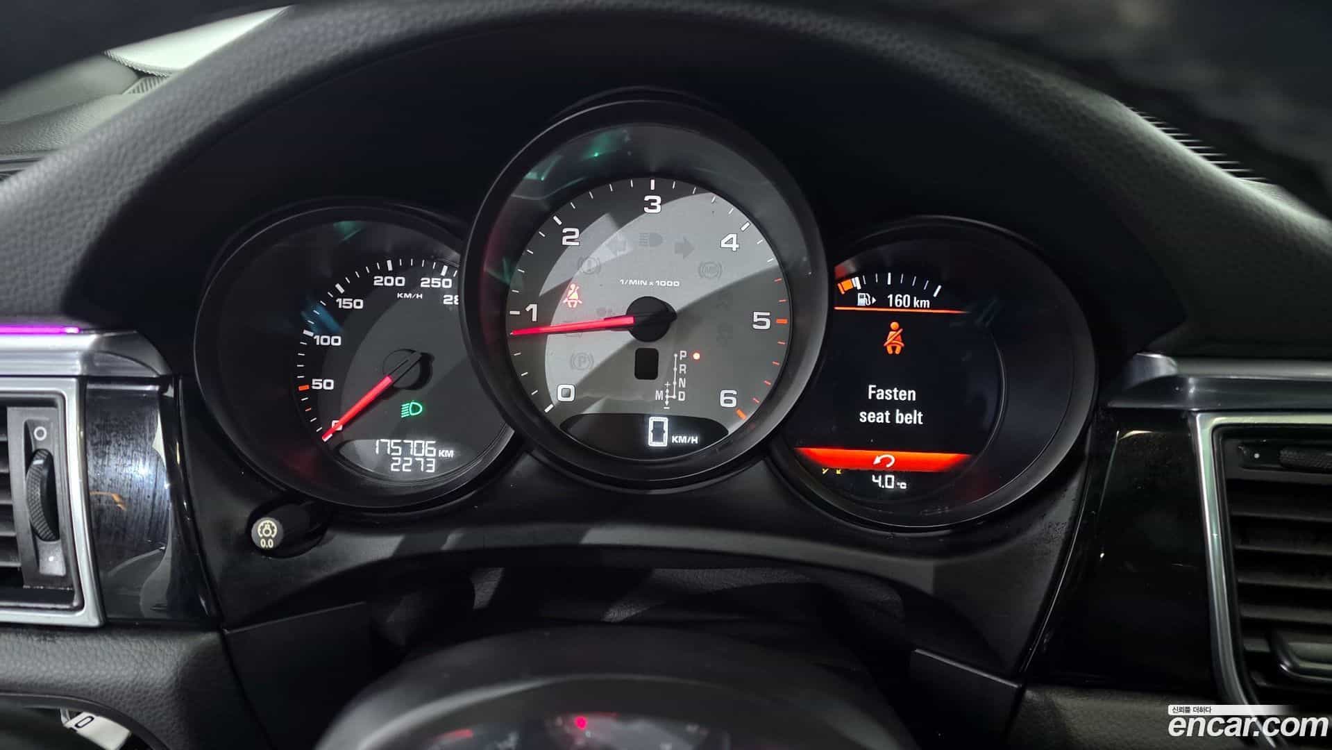 Macan Porsche 2015.2-INNER-008