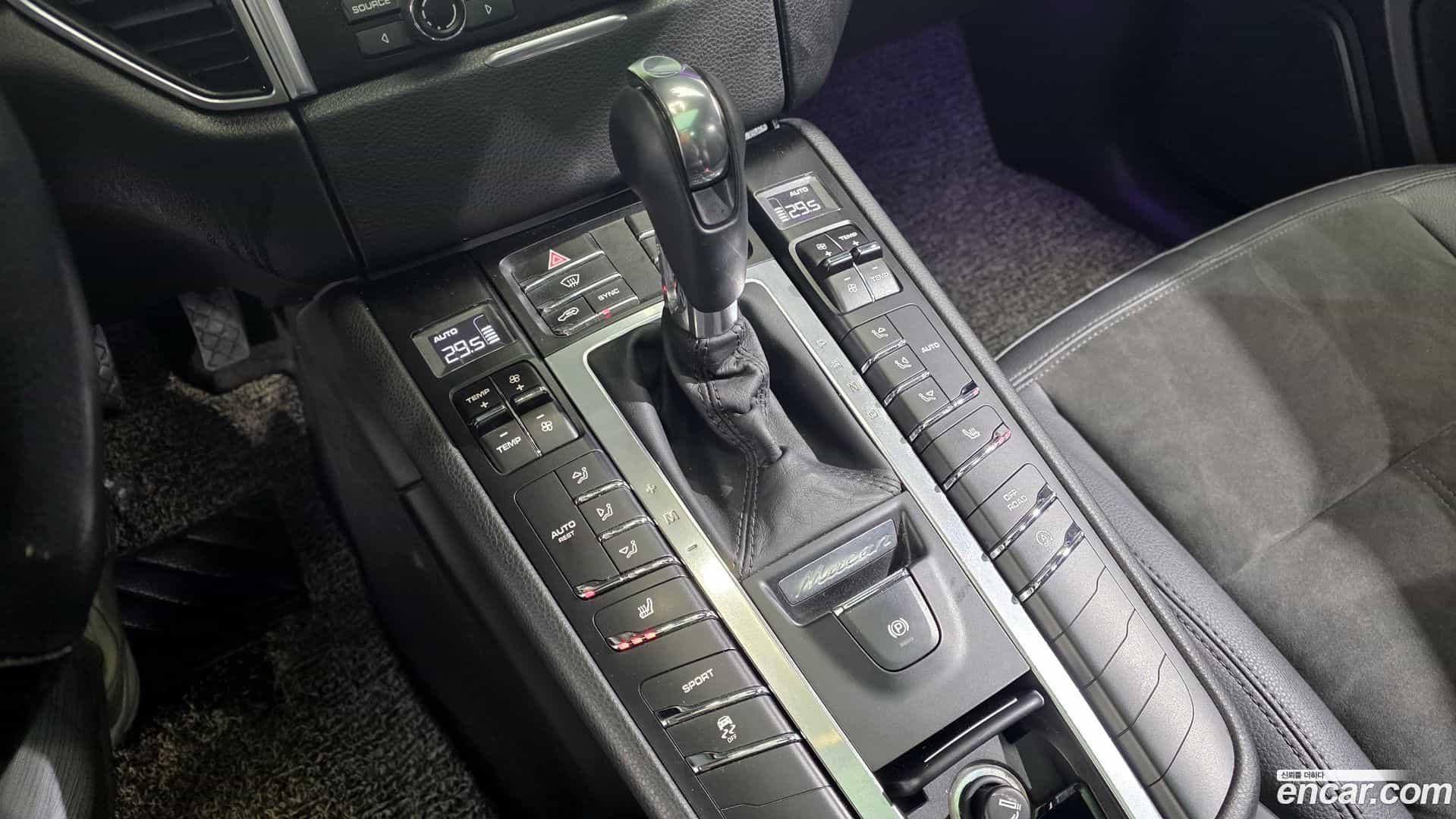 Macan Porsche 2015.2-INNER-009