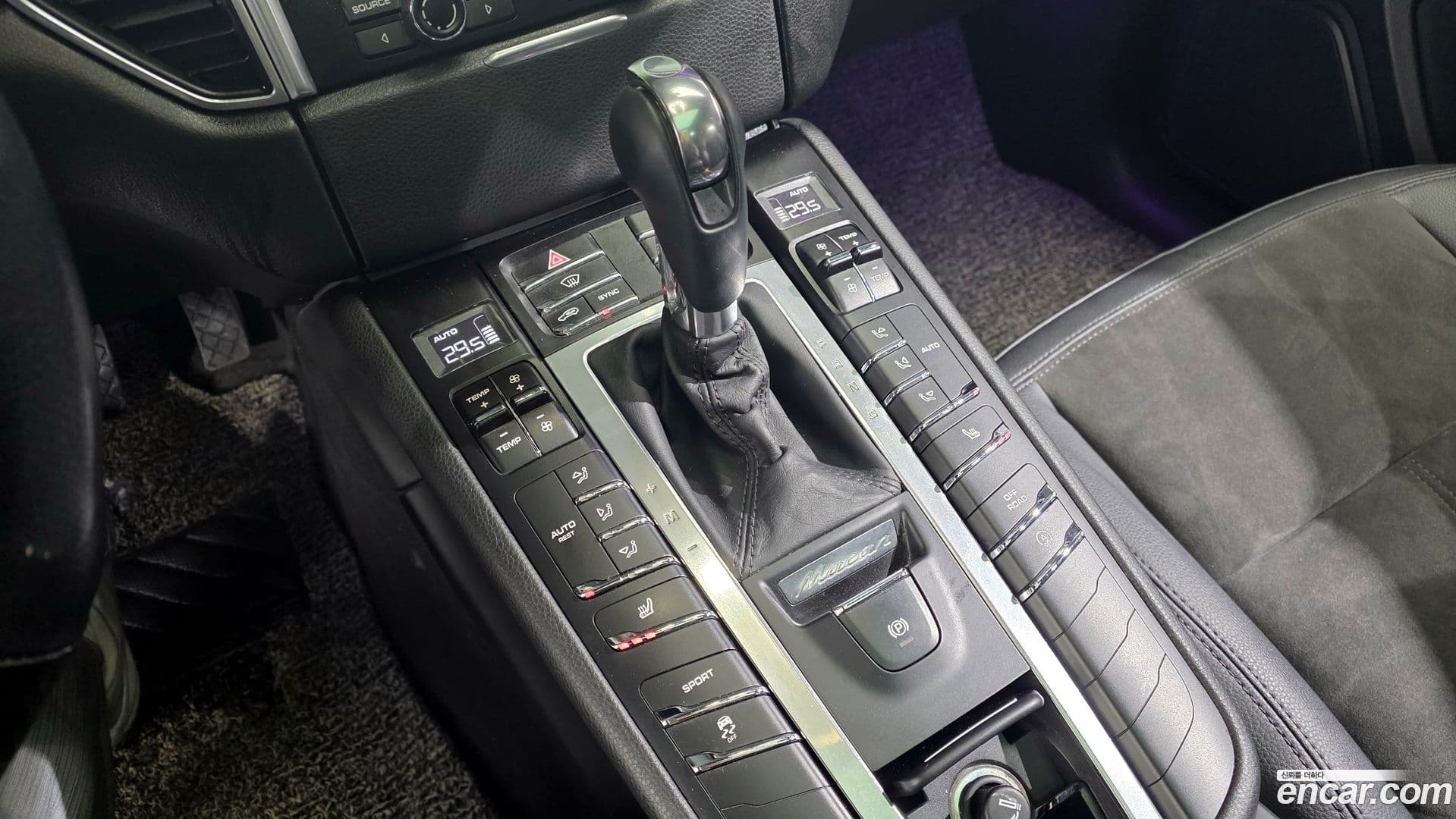 Main__Slider__Photo:Macan Porsche 2015.2-8