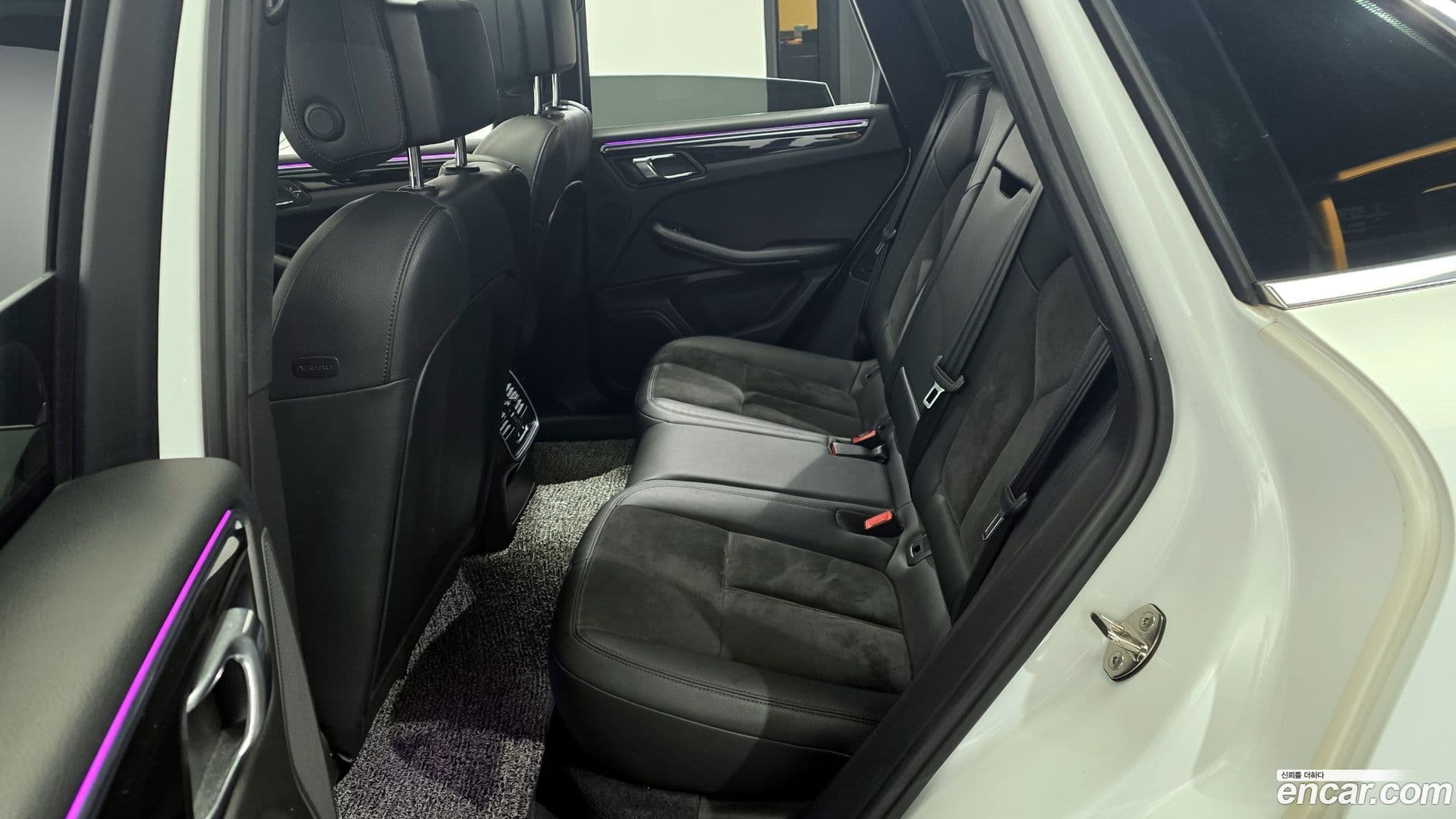 Main__Slider__Photo:Macan Porsche 2015.2-10