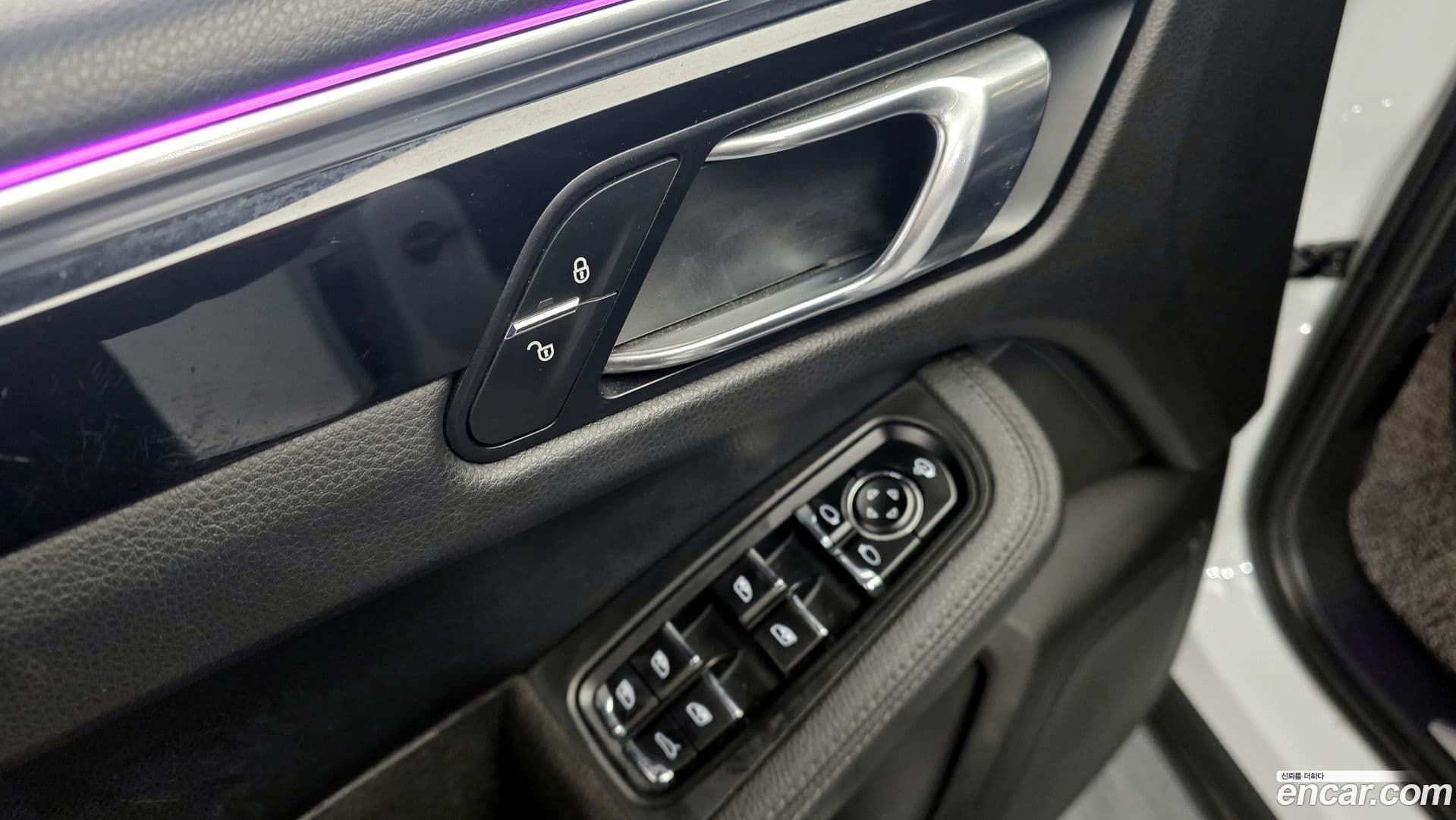 Main__Slider__Photo:Macan Porsche 2015.2-13