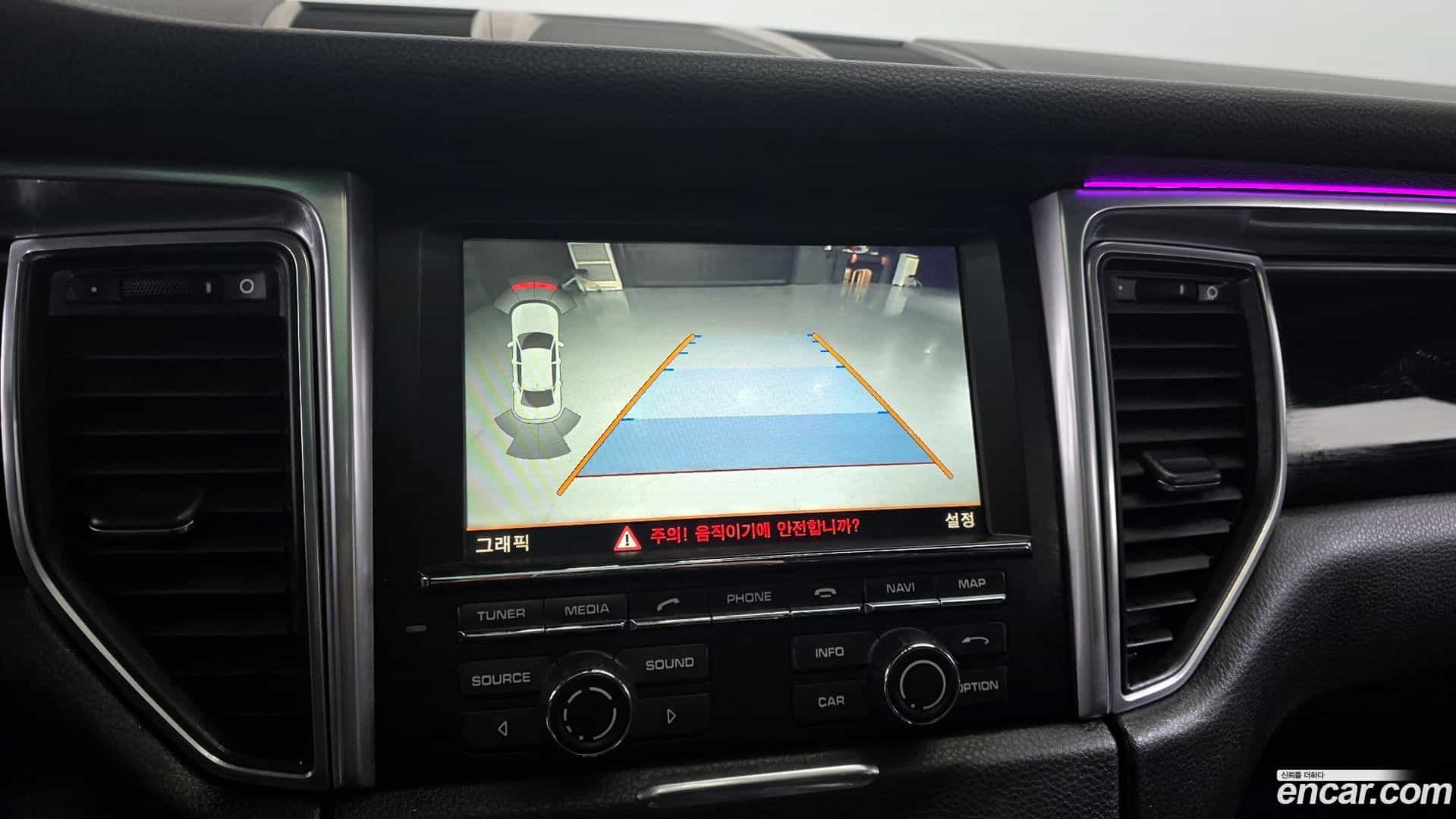 Macan Porsche 2015.2-OPTION-020