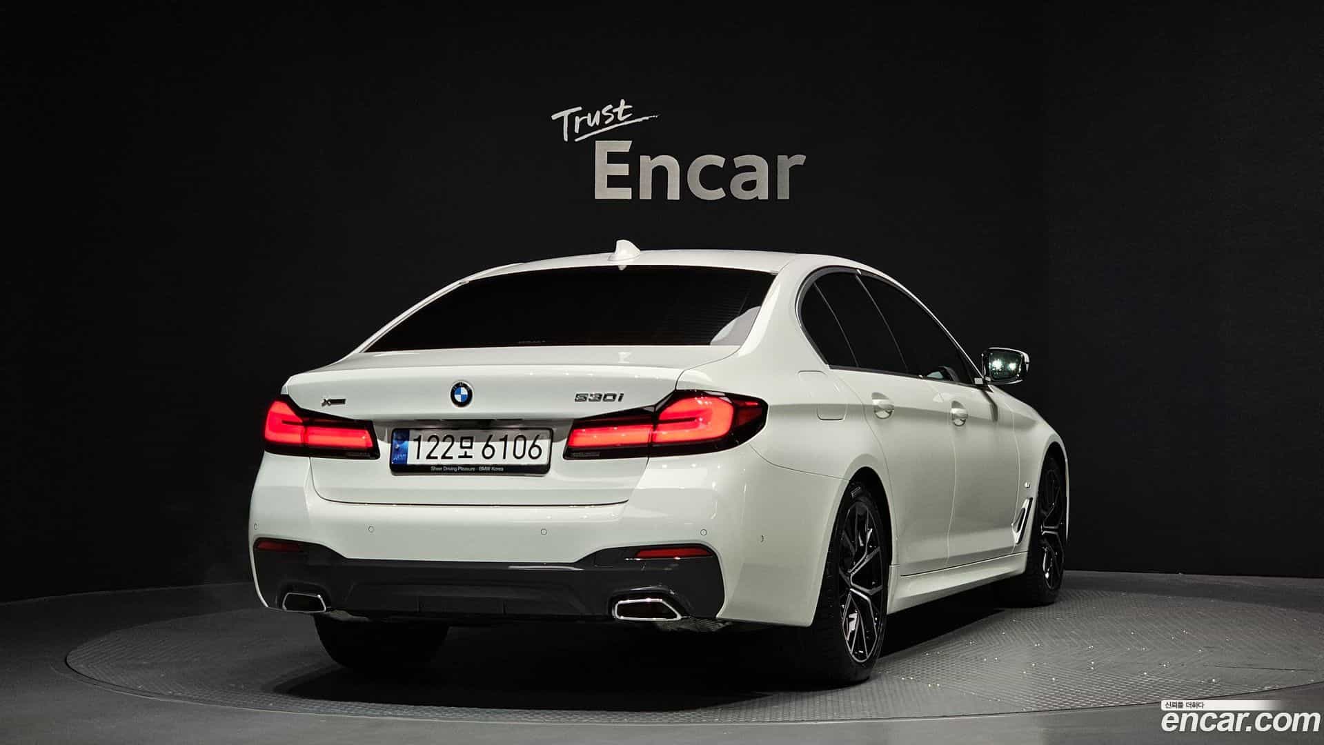 5-Series BMW 2022.8-OUTER-002