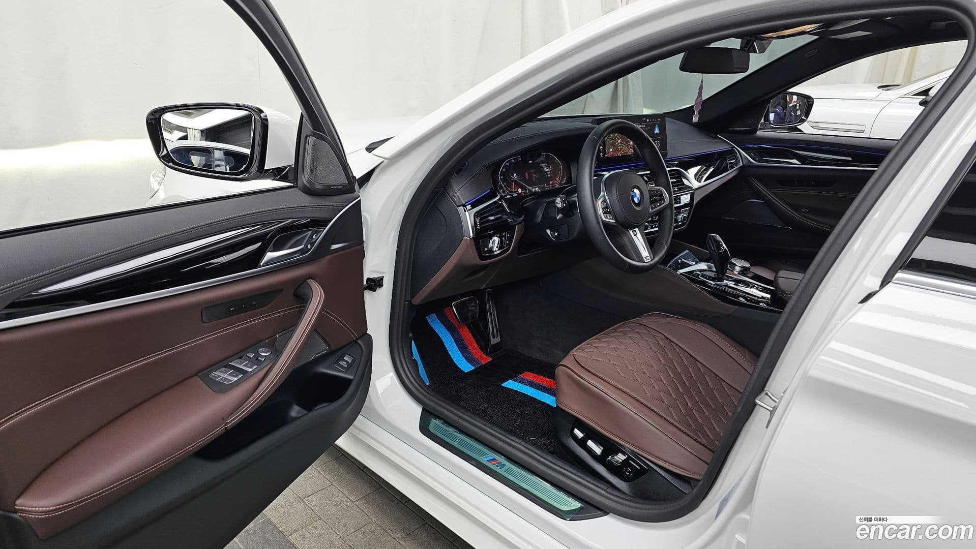 Main__Slider__Photo:5-Series BMW 2022.8-9