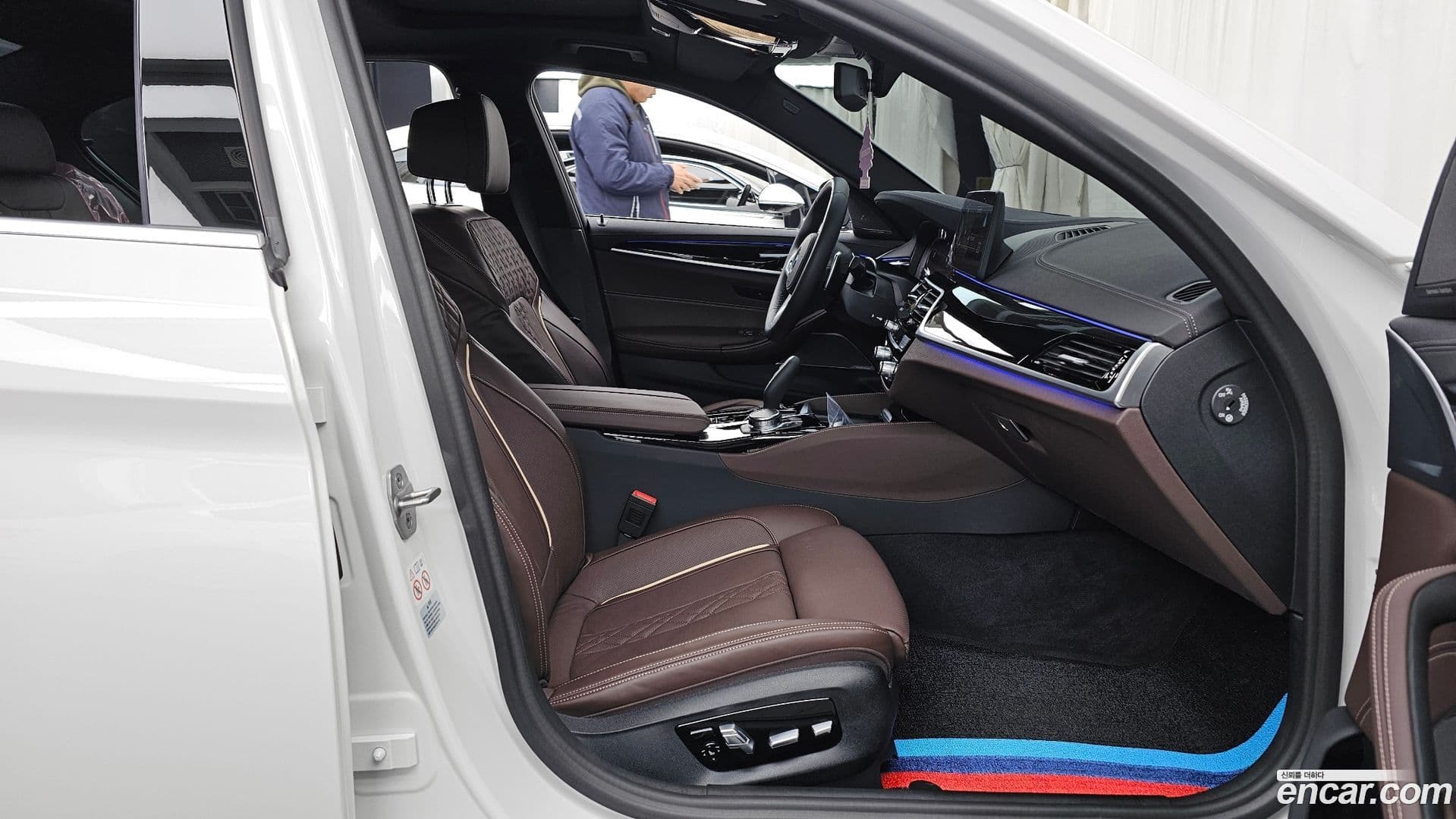 Main__Slider__Photo:5-Series BMW 2022.8-10