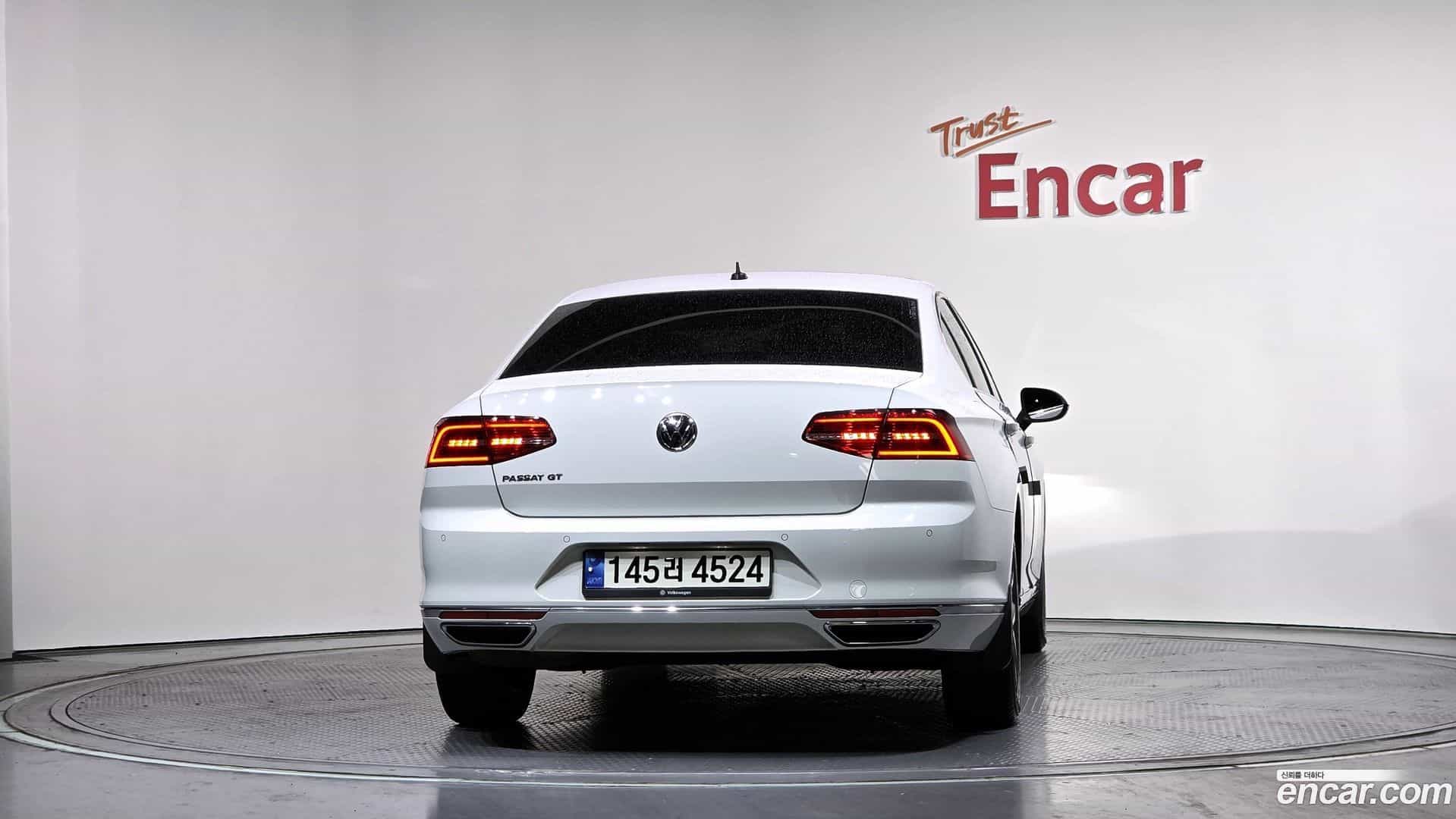 Passat Volkswagen 2018.4-OUTER-004