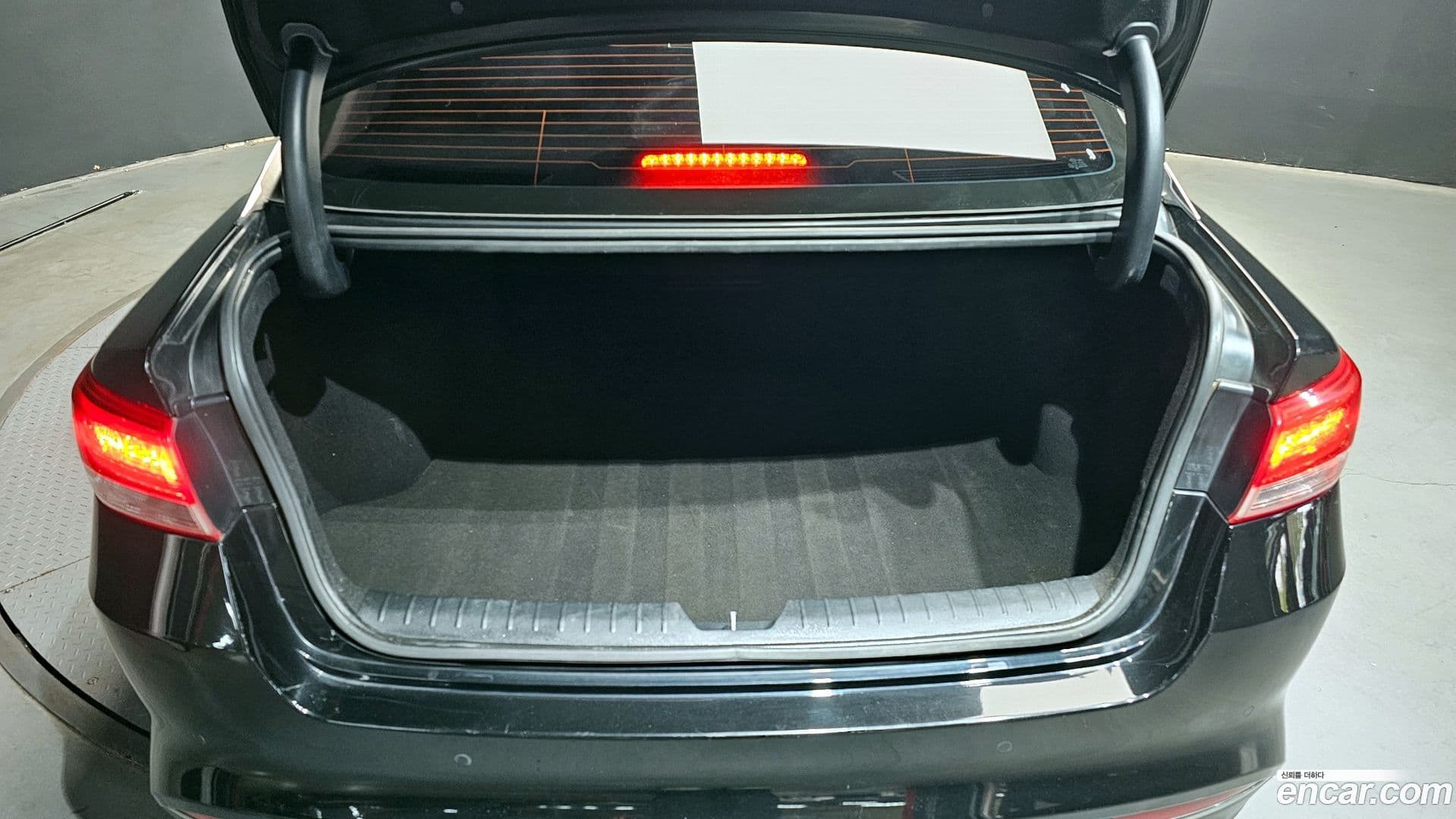 Main__Slider__Photo:K5 Kia 2016.1-19