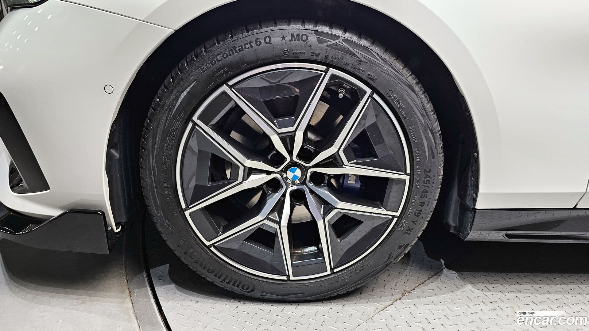 Main__Slider__Photo:5-Series BMW 2025.1-4