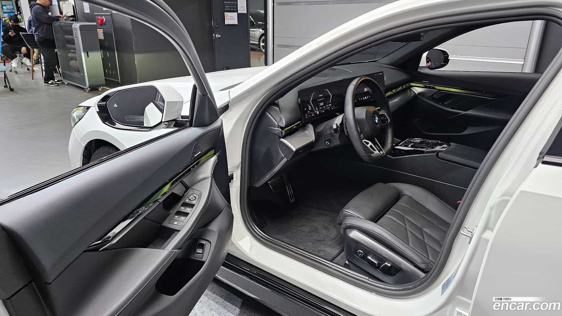 5-Series BMW 2025.1-INNER-010
