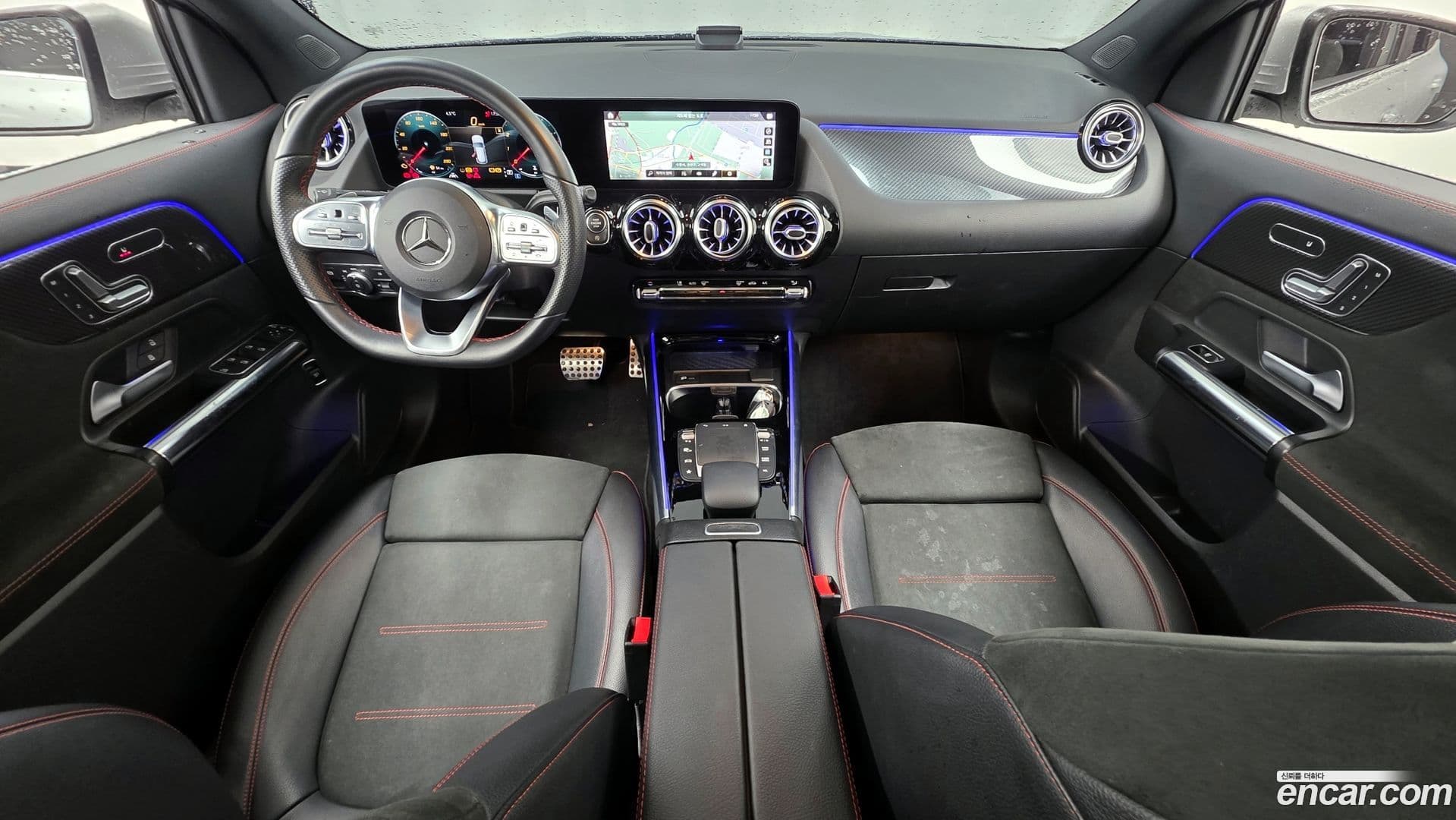 Main__Slider__Photo:GLA-Class Mercedes-Benz 2020.11-6