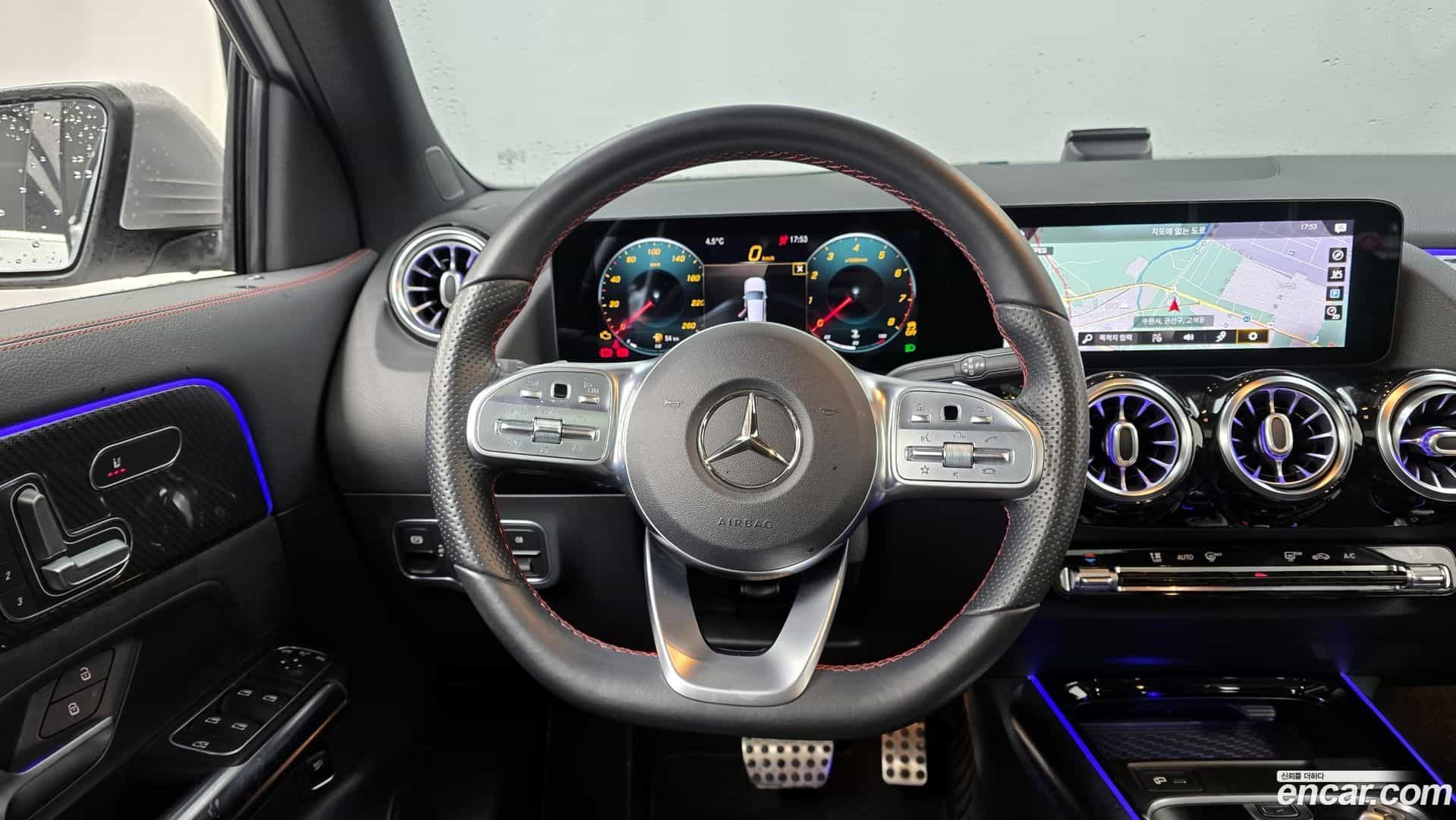 GLA-Class Mercedes-Benz 2020.11-OPTION-017