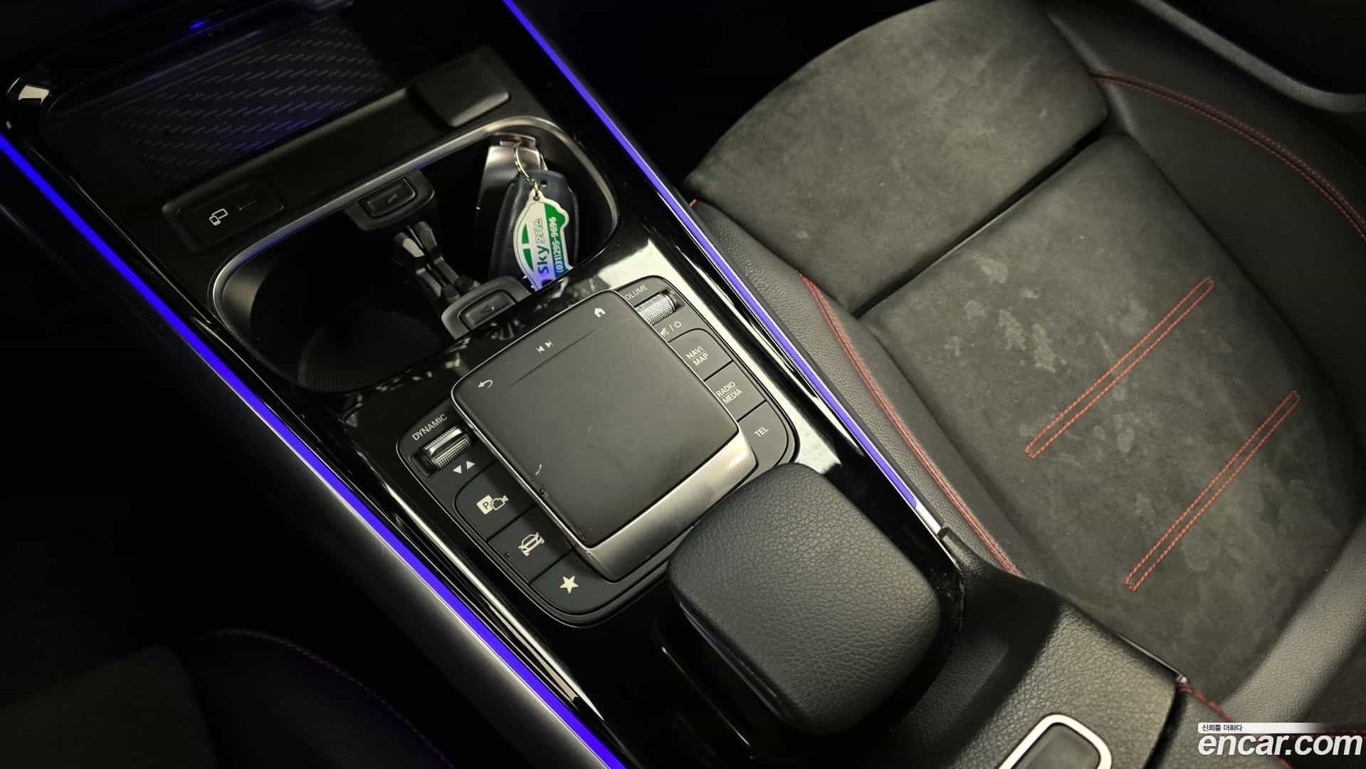 GLA-Class Mercedes-Benz 2020.11-OPTION-023