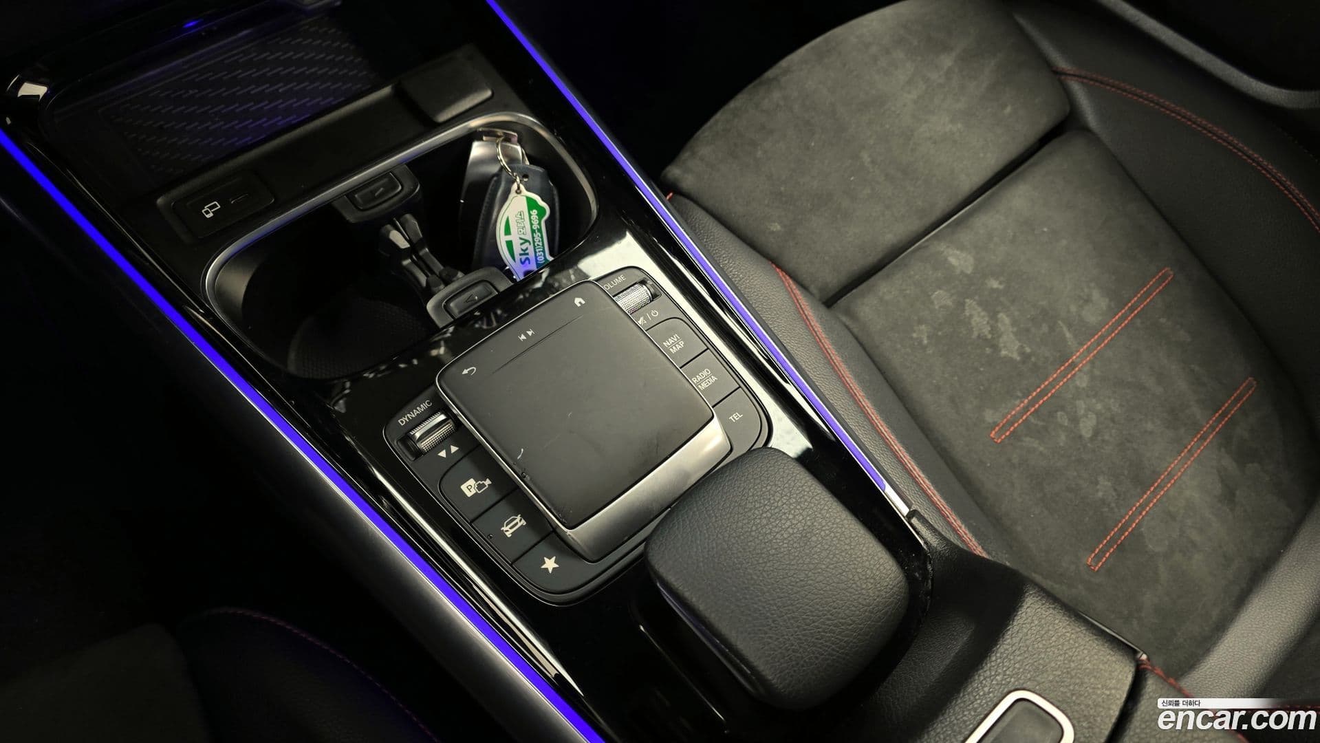 Main__Slider__Photo:GLA-Class Mercedes-Benz 2020.11-18