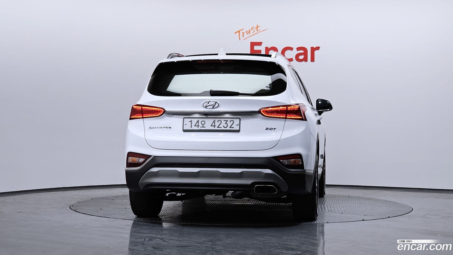 Main__Slider__Photo:Santafe Hyundai 2018.5-3