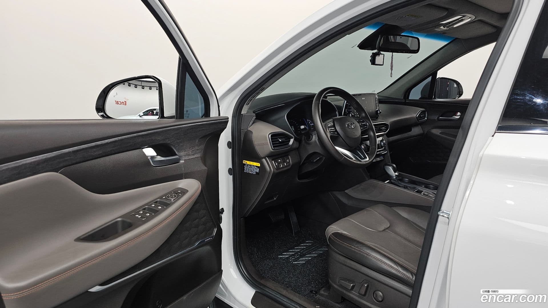 Main__Slider__Photo:Santafe Hyundai 2018.5-9