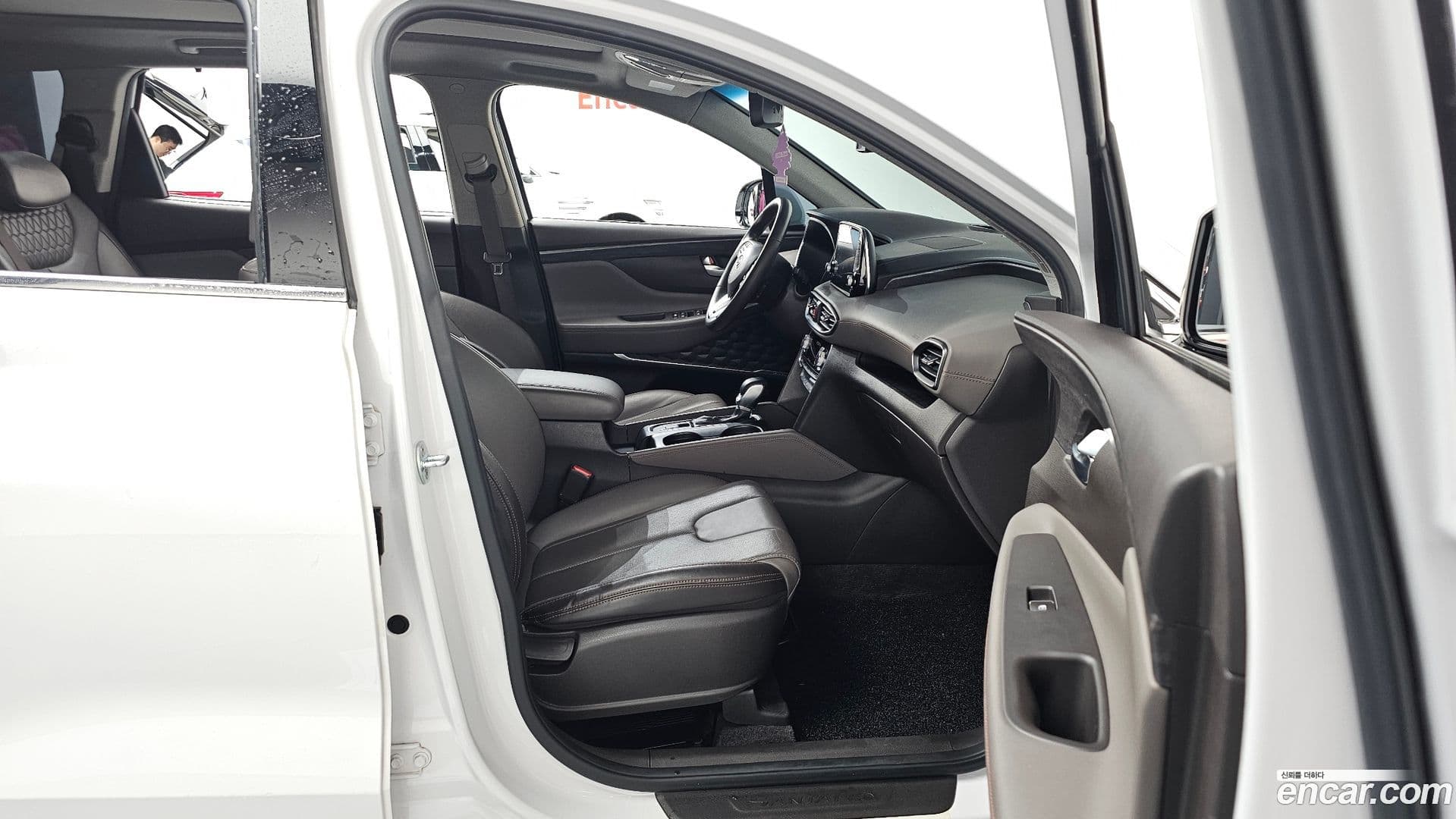 Main__Slider__Photo:Santafe Hyundai 2018.5-10