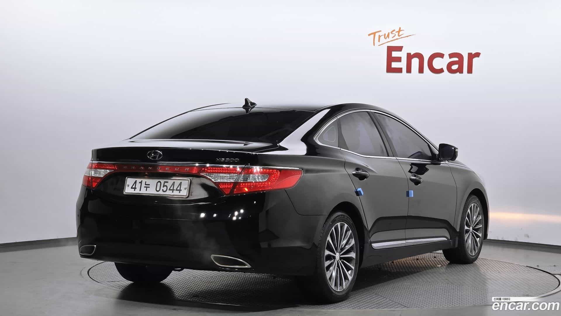 Grandeur Hyundai 2013.1-OUTER-002