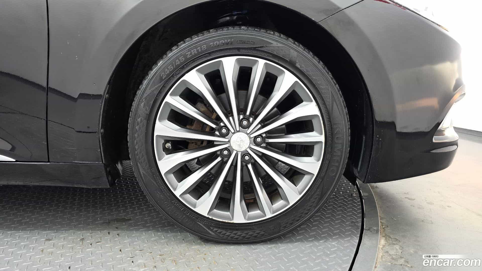 Grandeur Hyundai 2013.1-OUTER-005