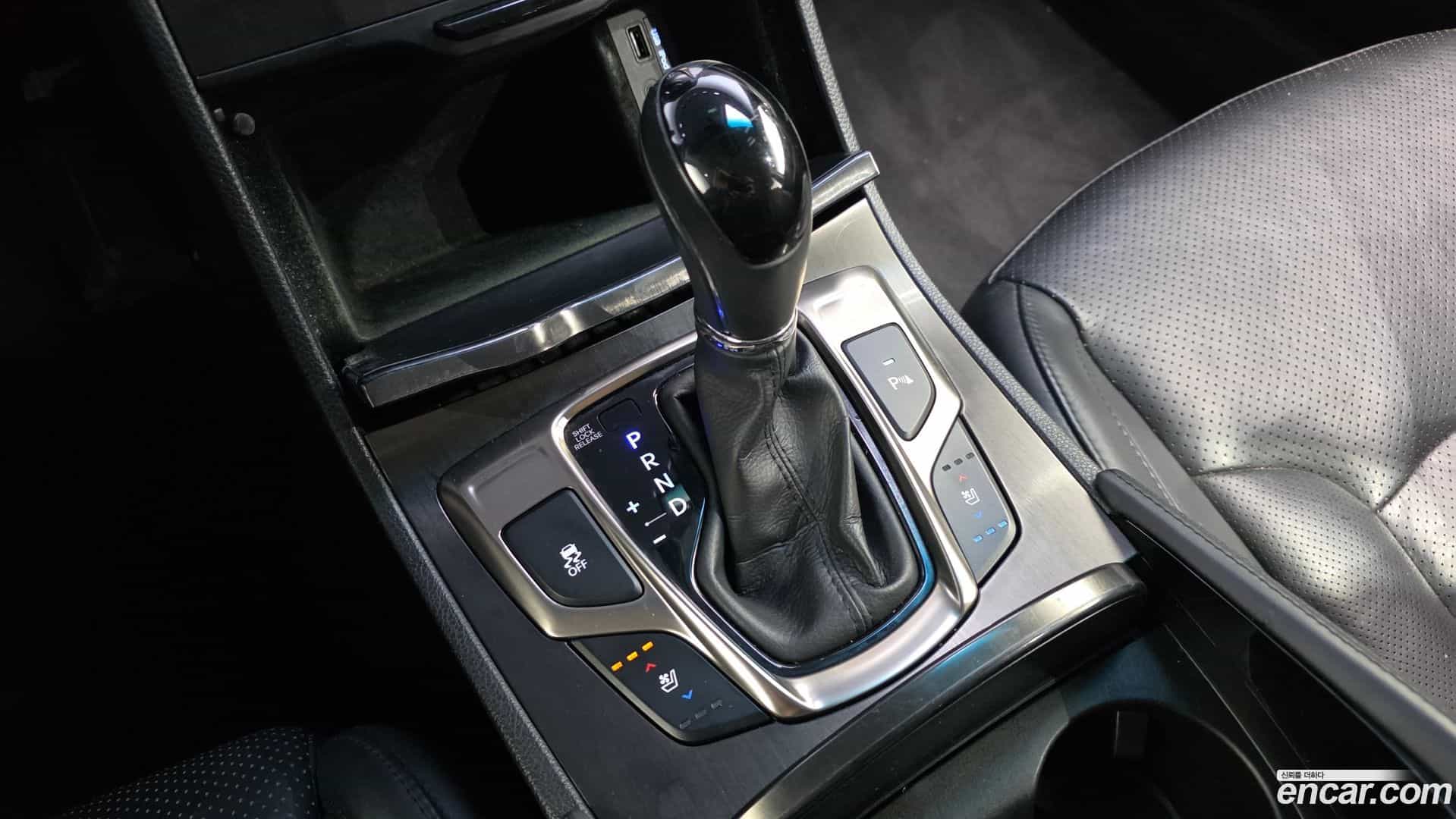 Grandeur Hyundai 2013.1-INNER-009