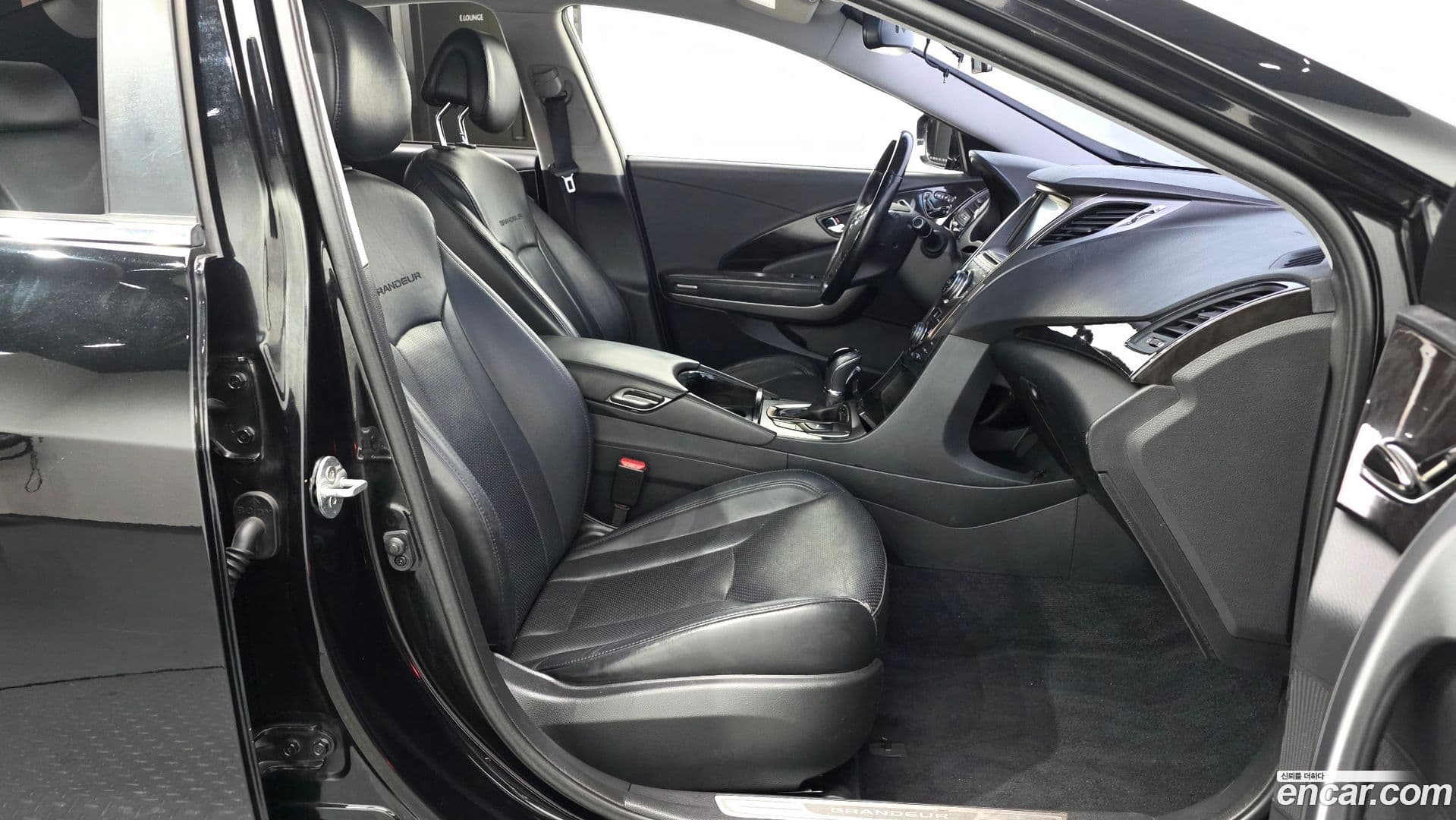 Main__Slider__Photo:Grandeur Hyundai 2013.1-9