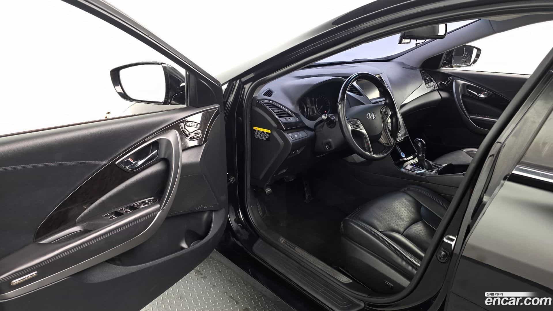 Grandeur Hyundai 2013.1-OPTION-015