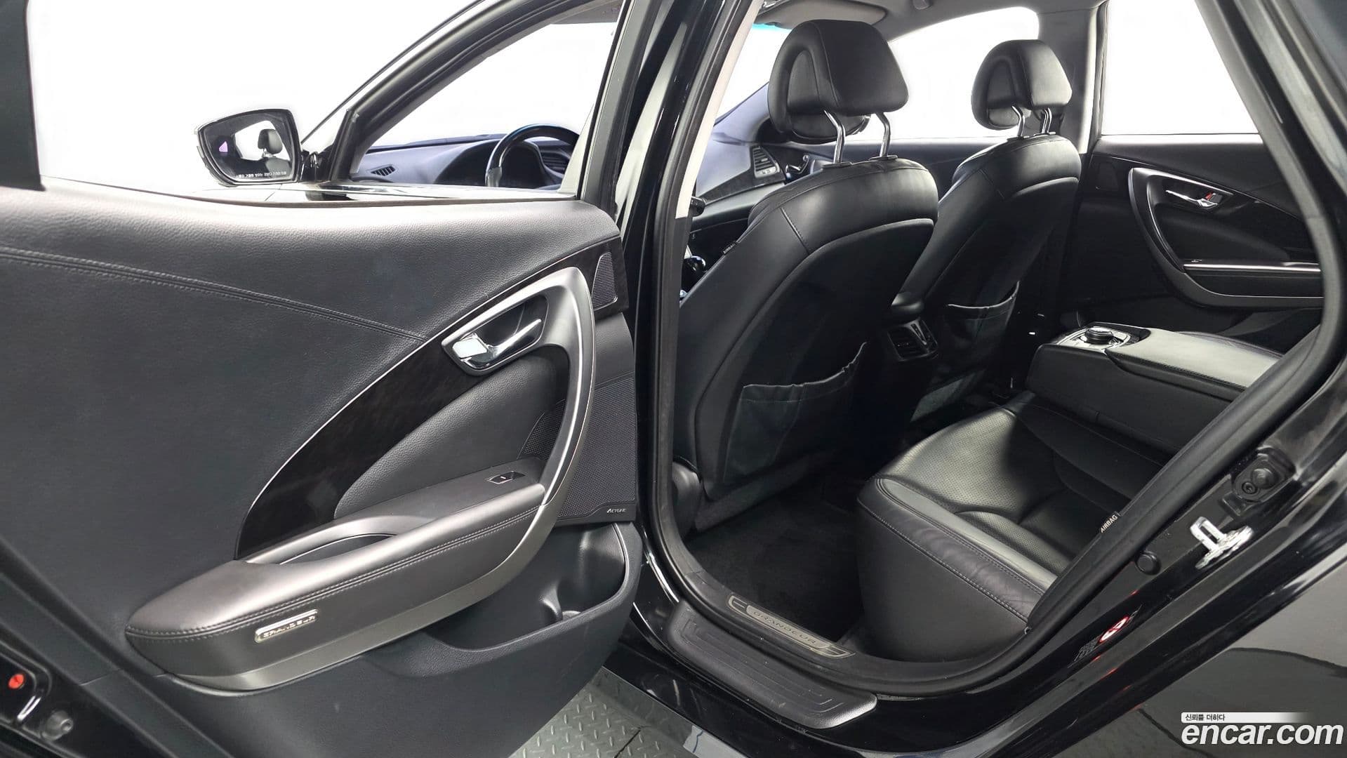 Main__Slider__Photo:Grandeur Hyundai 2013.1-11