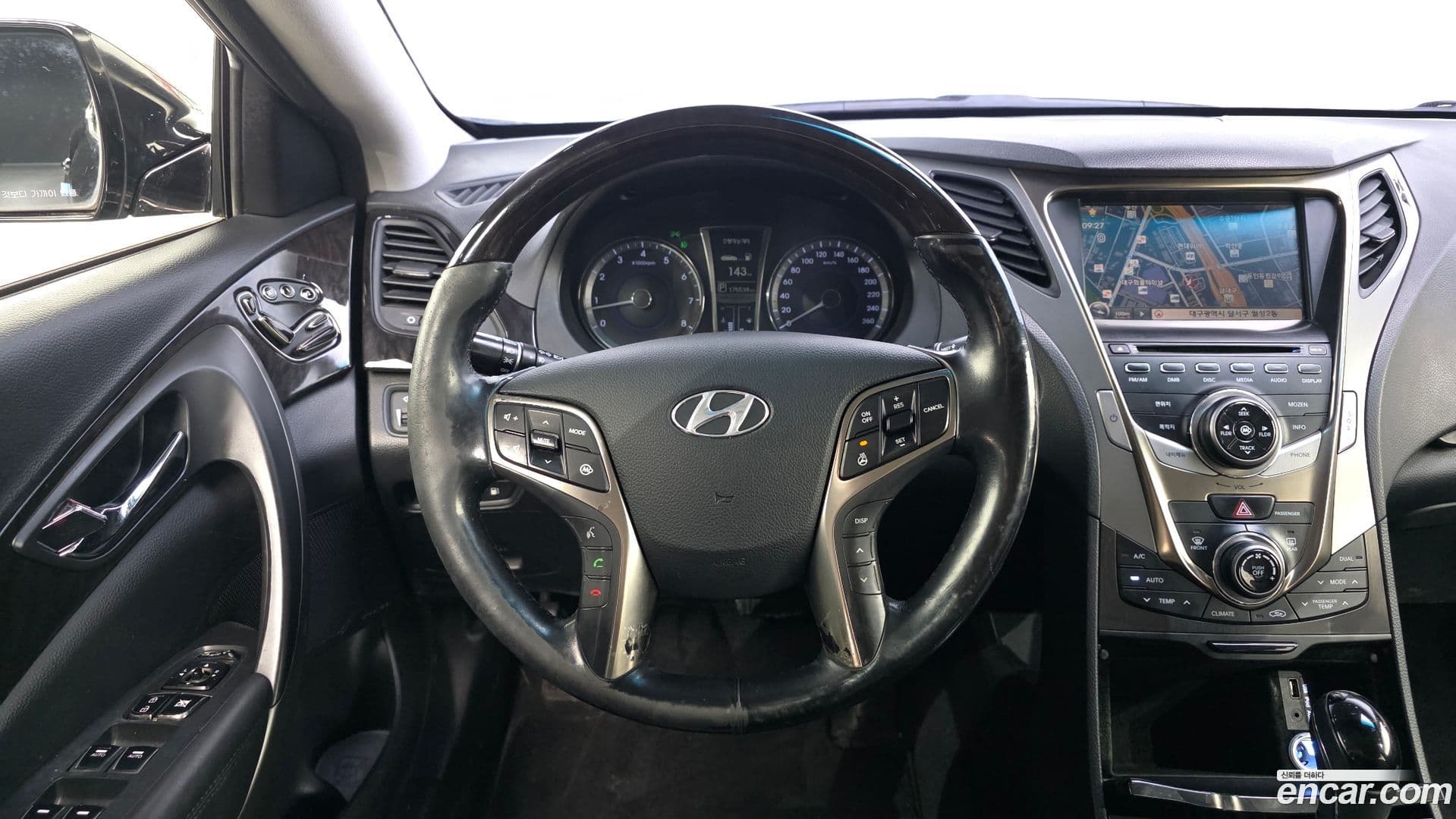 Main__Slider__Photo:Grandeur Hyundai 2013.1-12