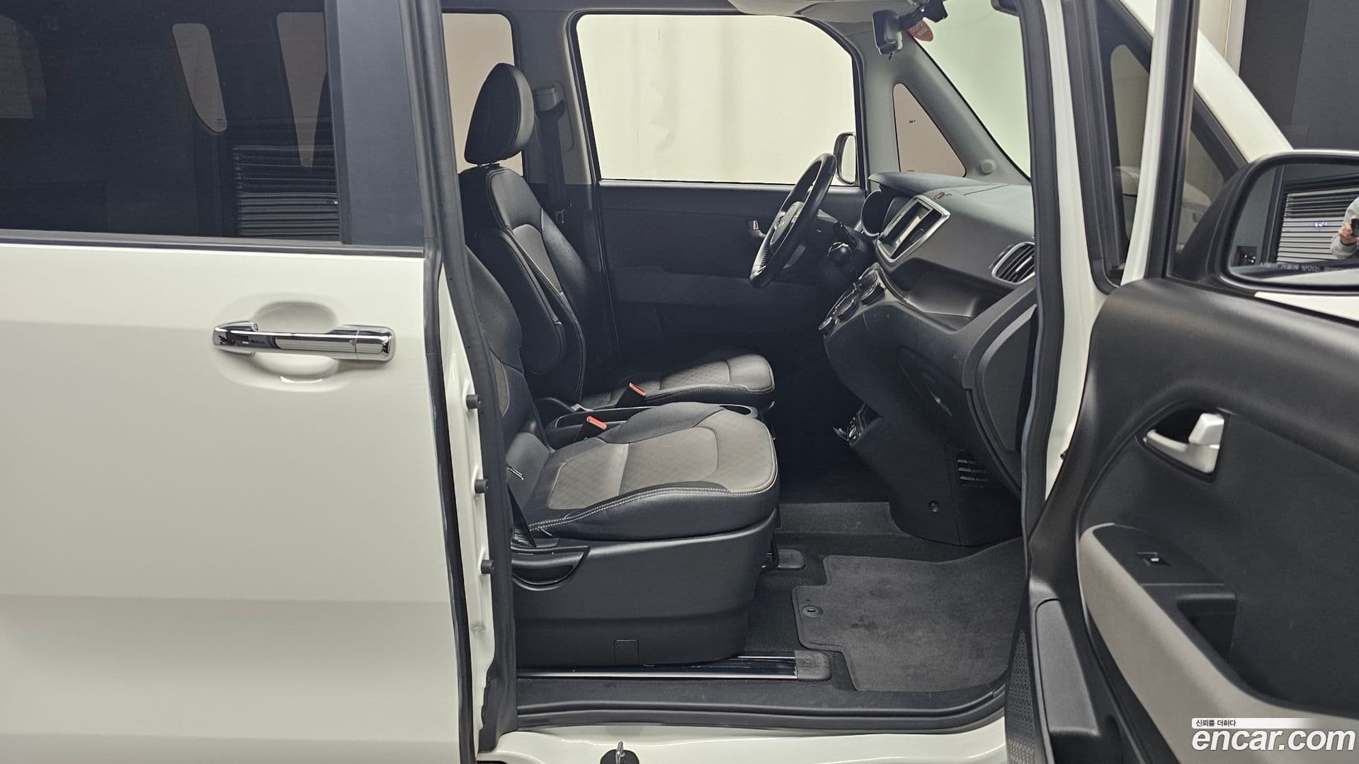 Main__Slider__Photo:RAY Kia 2022.4-10