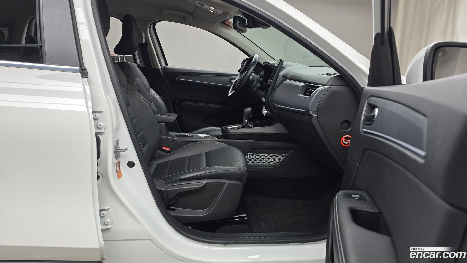 Main__Slider__Photo:XM3 Renault Korea 2022.4-10