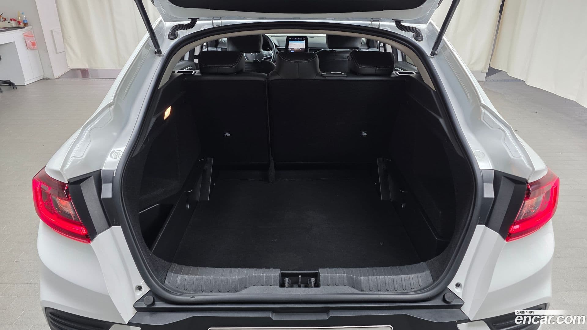 Main__Slider__Photo:XM3 Renault Korea 2022.4-19