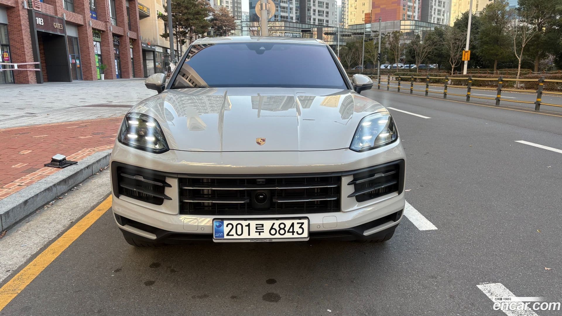 Main__Slider__Photo:Cayenne Porsche 2023.11-0