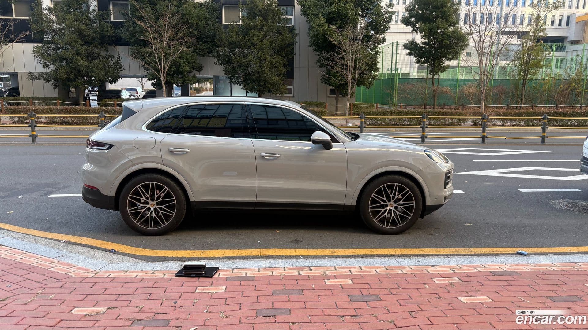 Main__Slider__Photo:Cayenne Porsche 2023.11-2