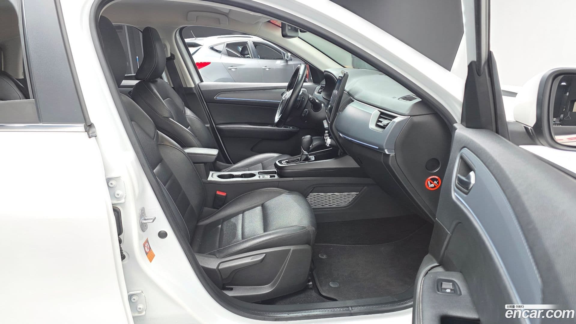 Main__Slider__Photo:XM3 Renault Korea 2022.5-9