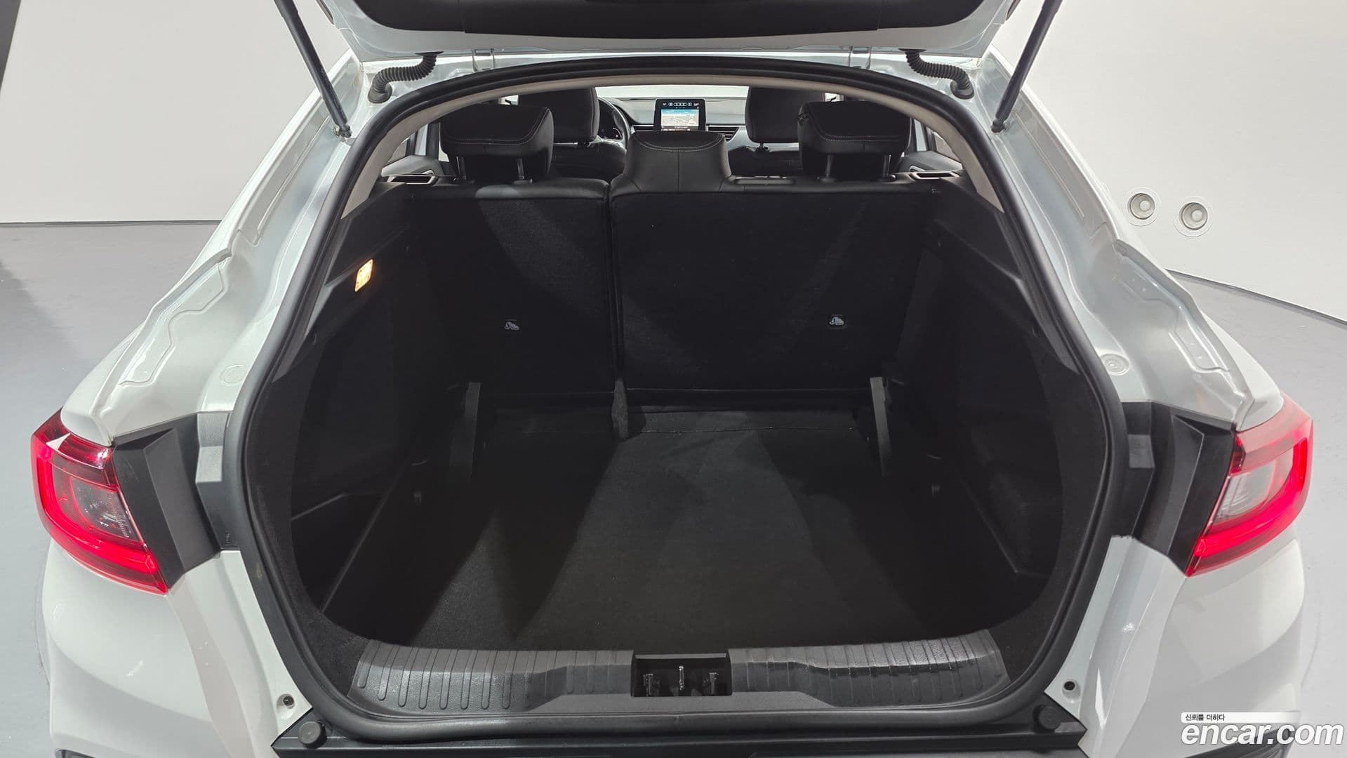 Main__Slider__Photo:XM3 Renault Korea 2022.5-19