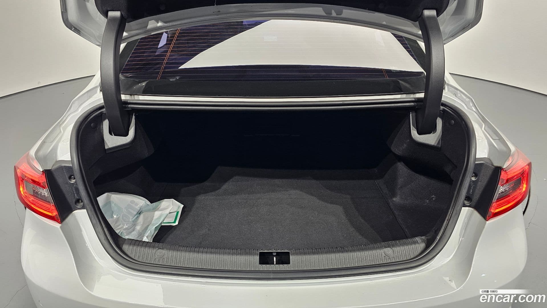 Main__Slider__Photo:SM6 Renault-KoreaSamsung 2016.2-19