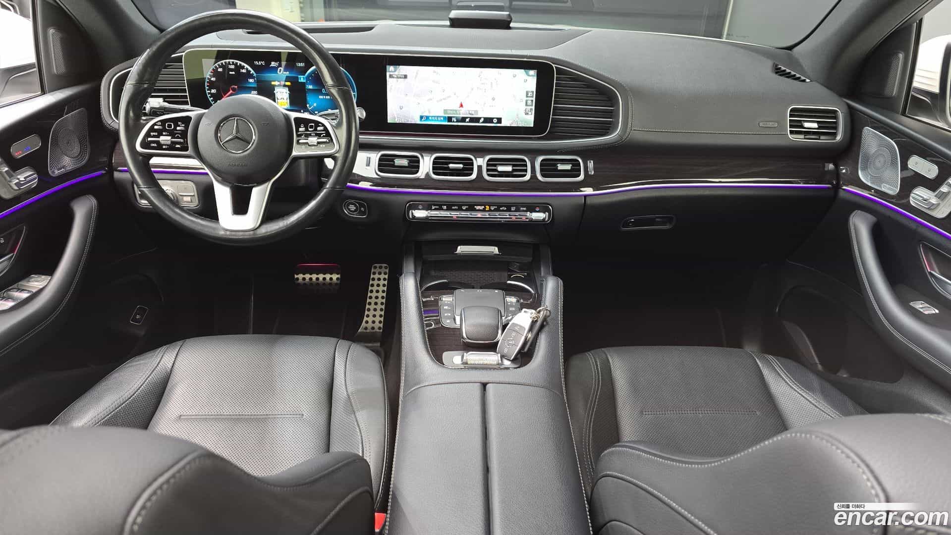 GLE-Class Mercedes-Benz 2021.2-INNER-007