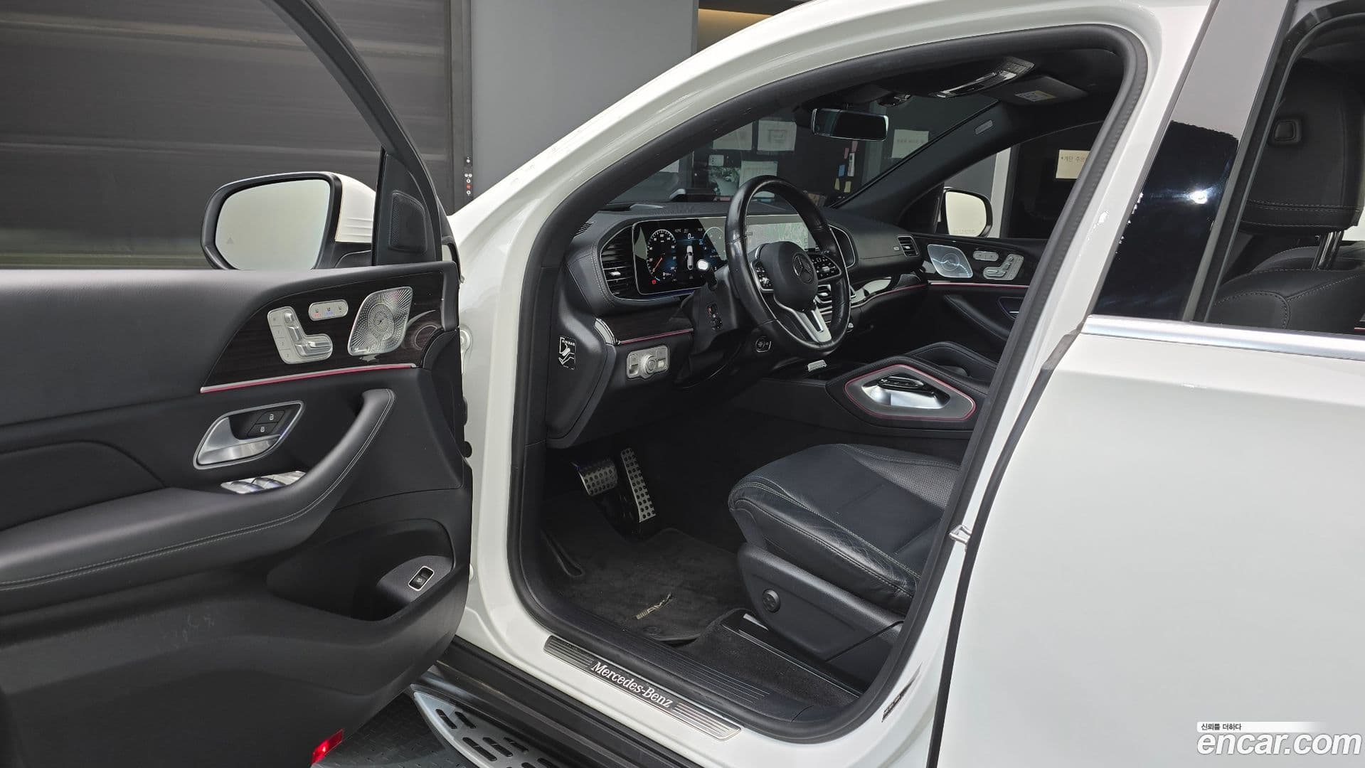 Main__Slider__Photo:GLE-Class Mercedes-Benz 2021.2-9