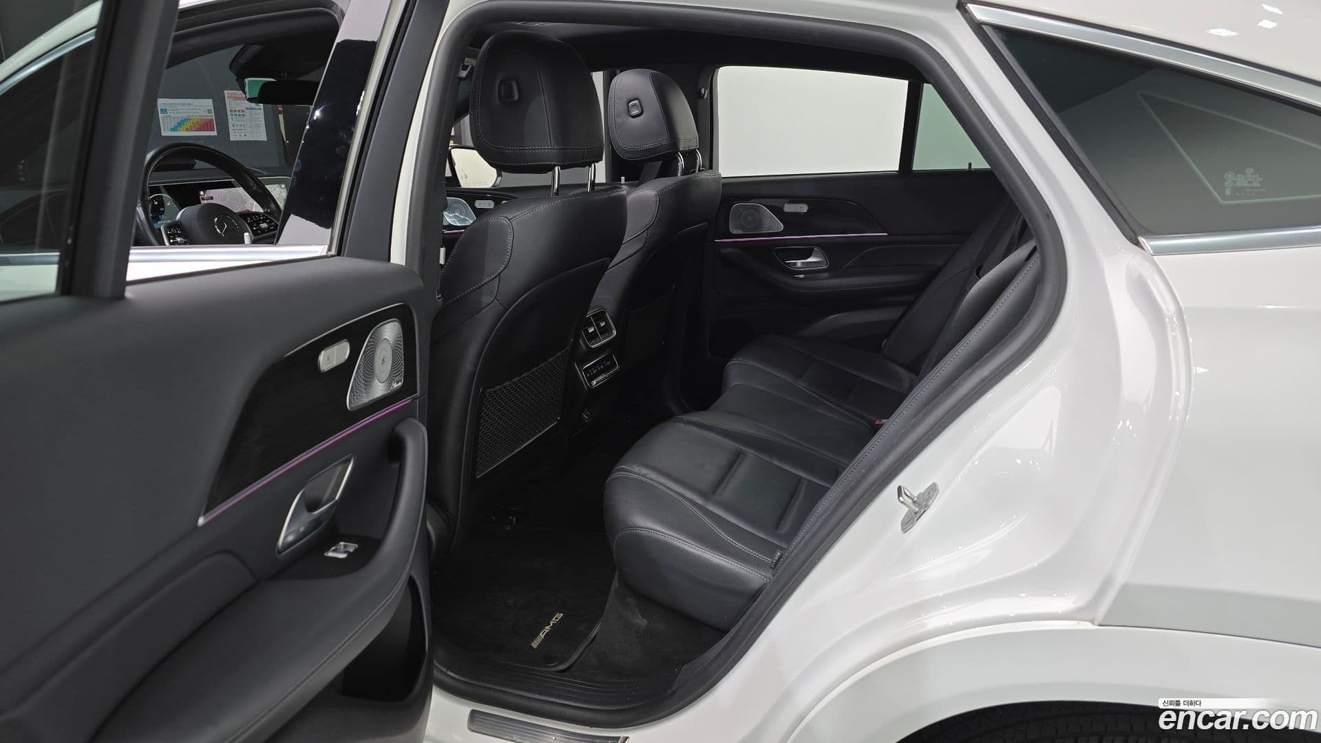 Main__Slider__Photo:GLE-Class Mercedes-Benz 2021.2-10