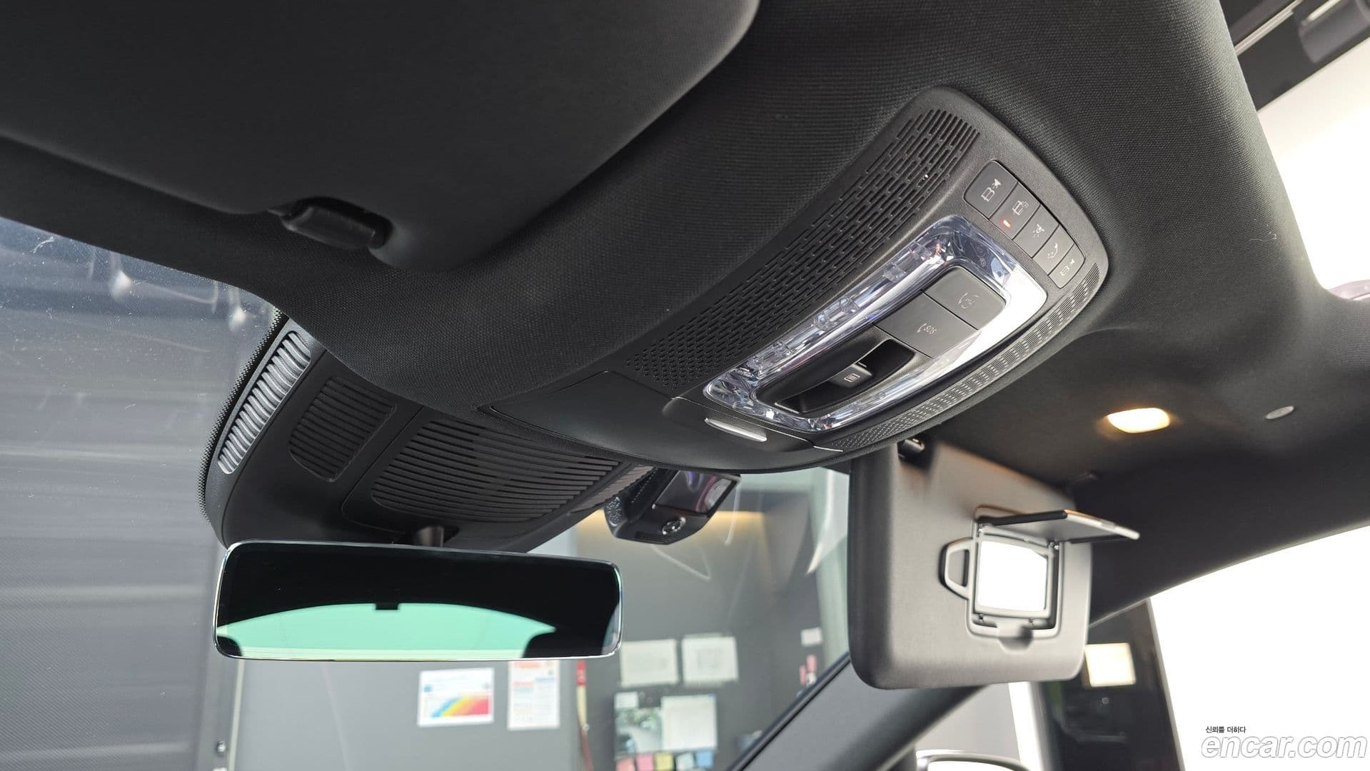 Main__Slider__Photo:GLE-Class Mercedes-Benz 2021.2-15