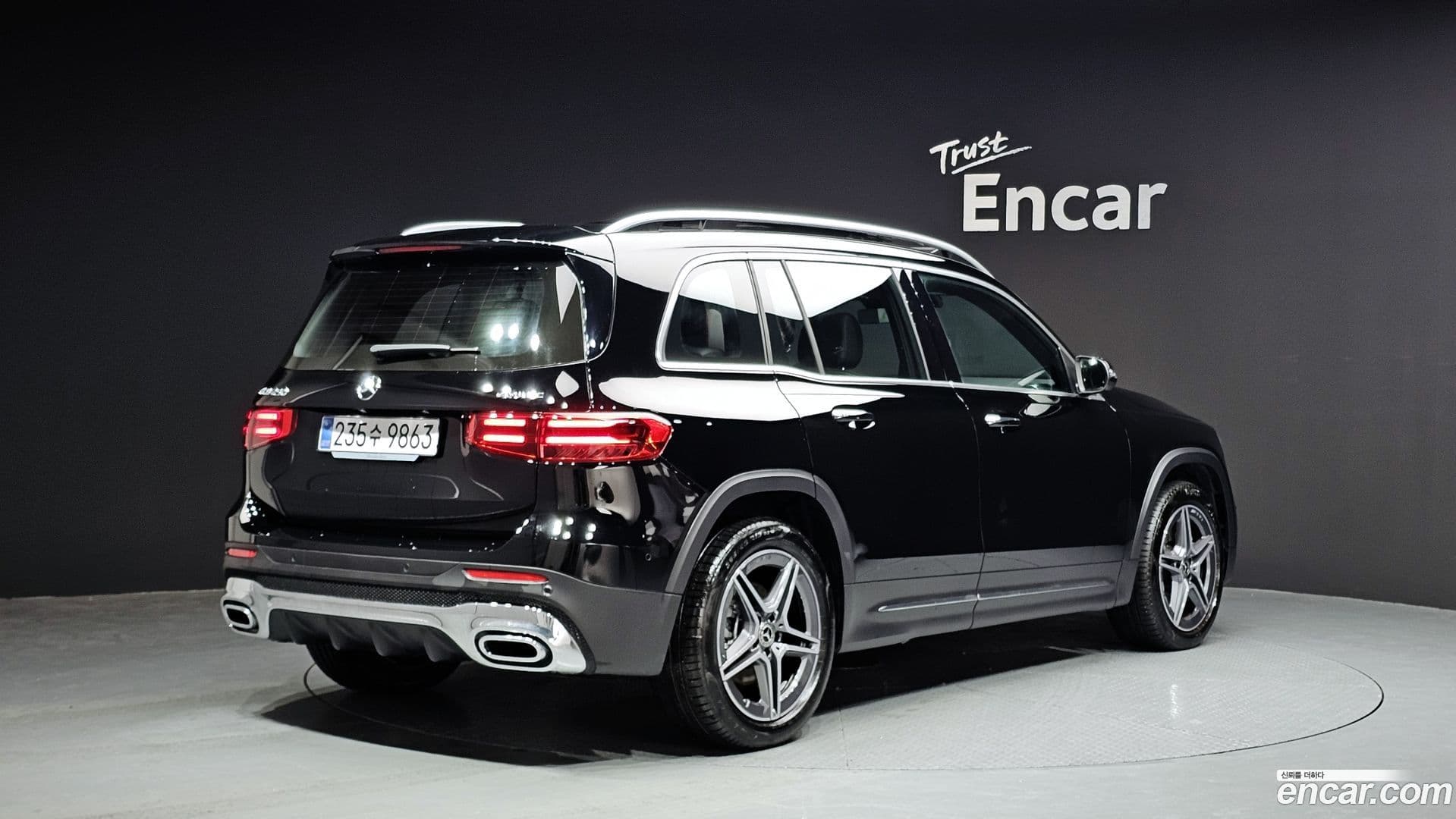 Main__Slider__Photo:GLB-Class Mercedes-Benz 2025.4-1