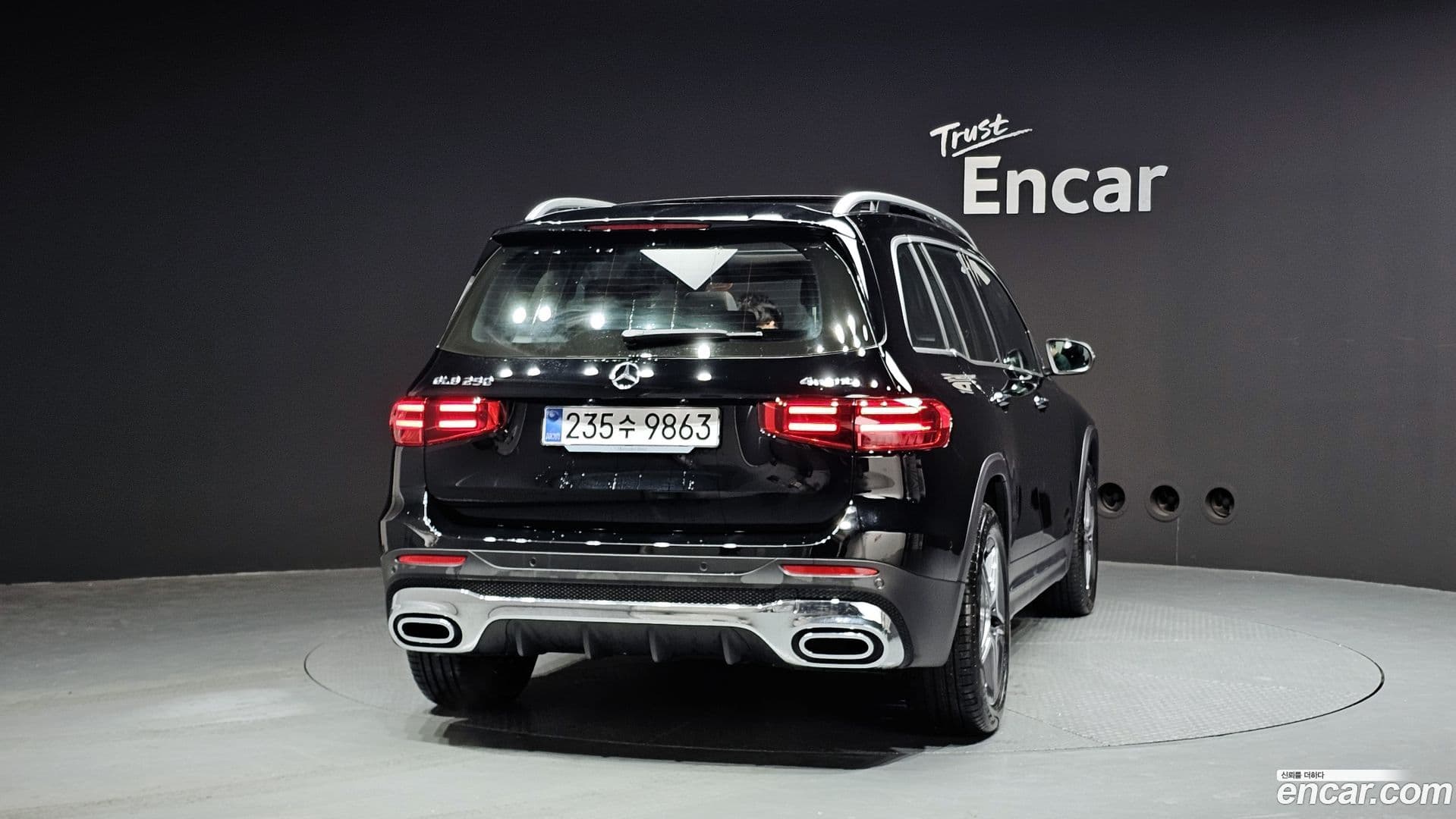 Main__Slider__Photo:GLB-Class Mercedes-Benz 2025.4-3