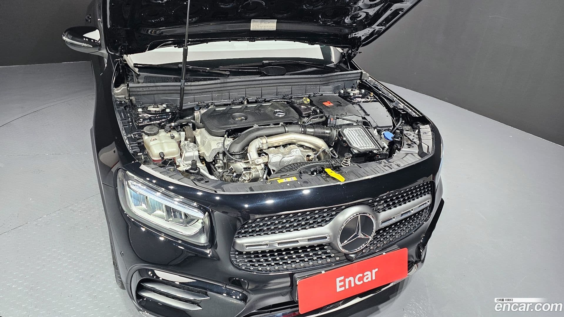 Main__Slider__Photo:GLB-Class Mercedes-Benz 2025.4-5