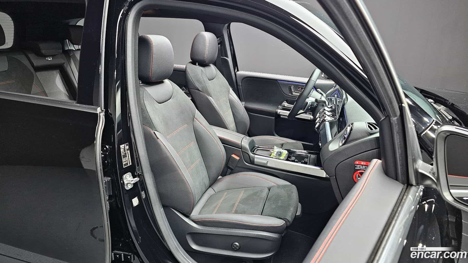 GLB-Class Mercedes-Benz 2025.4-OPTION-016