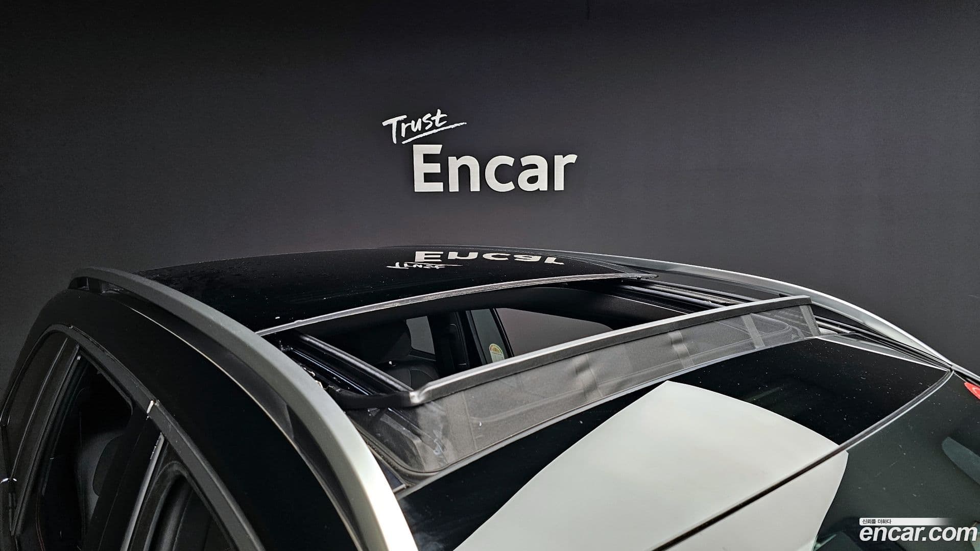 Main__Slider__Photo:GLB-Class Mercedes-Benz 2025.4-19