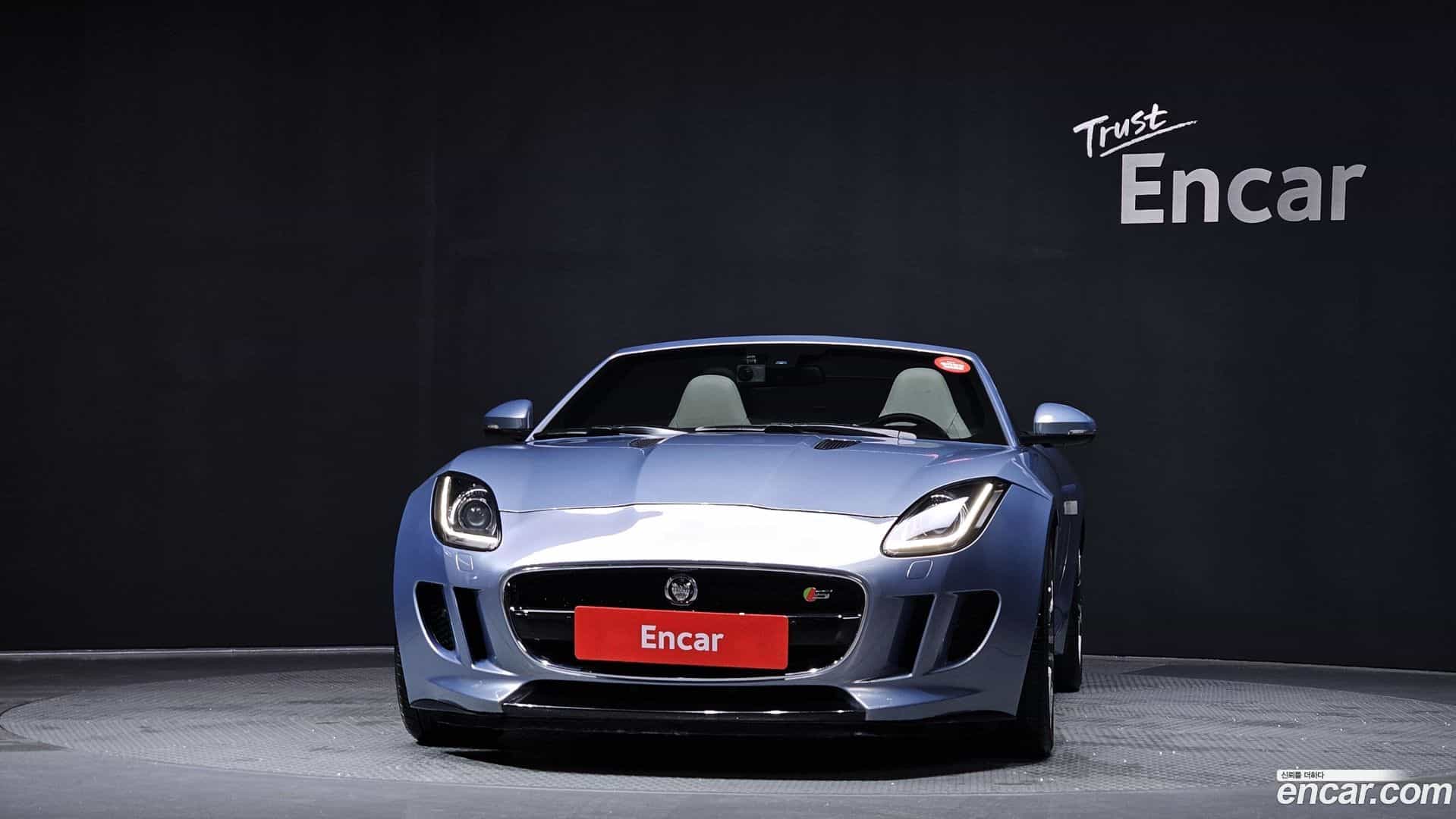 F-TYPE Jaguar 2013.10-OUTER-003