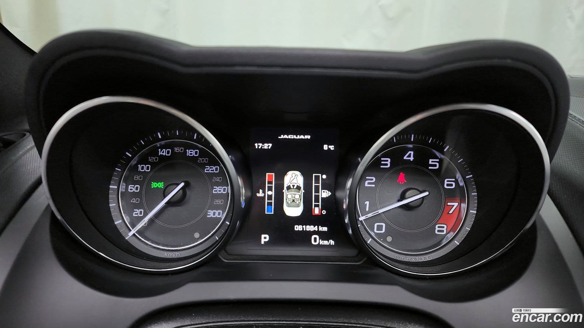 Main__Slider__Photo:F-TYPE Jaguar 2013.10-7