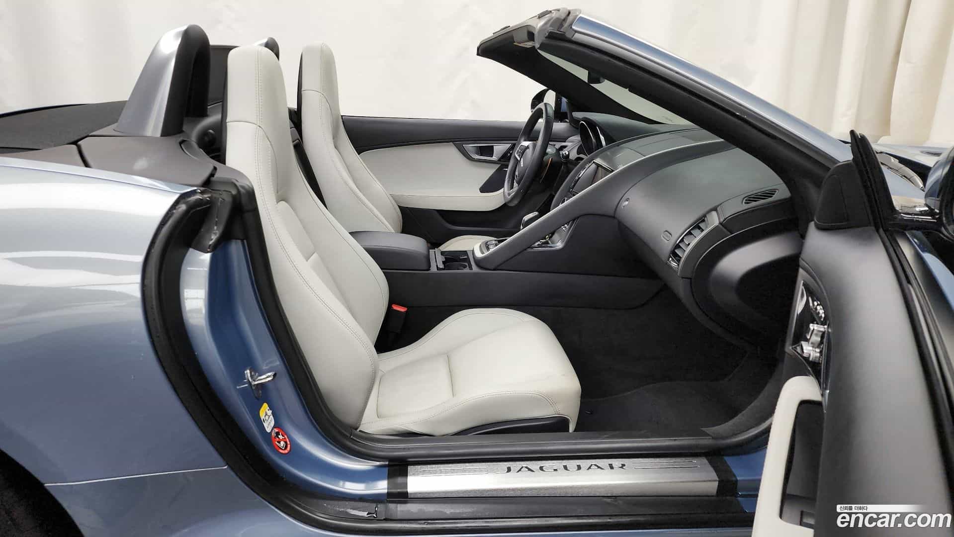 F-TYPE Jaguar 2013.10-OPTION-015